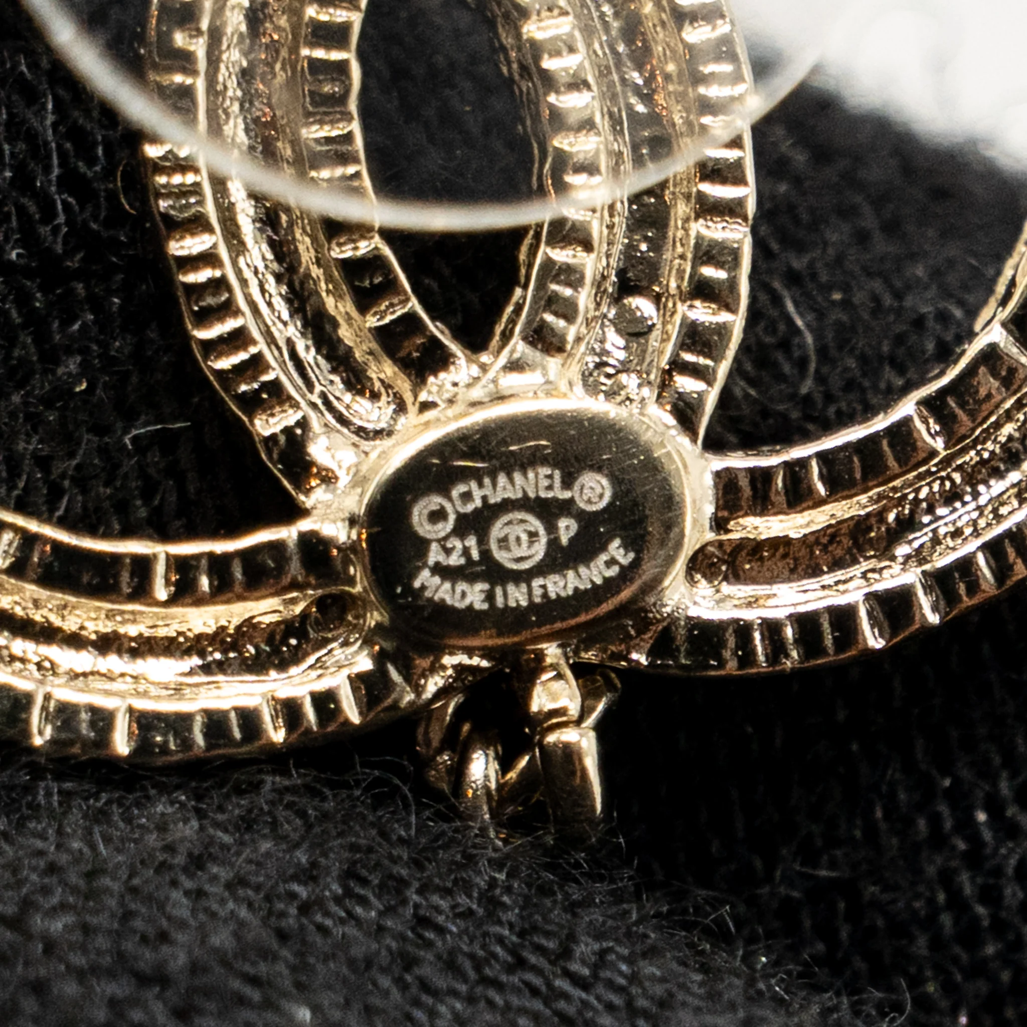 Chanel 21P CC Earrings with Ear Cuff Crystal Light Gold Tone - Image 6