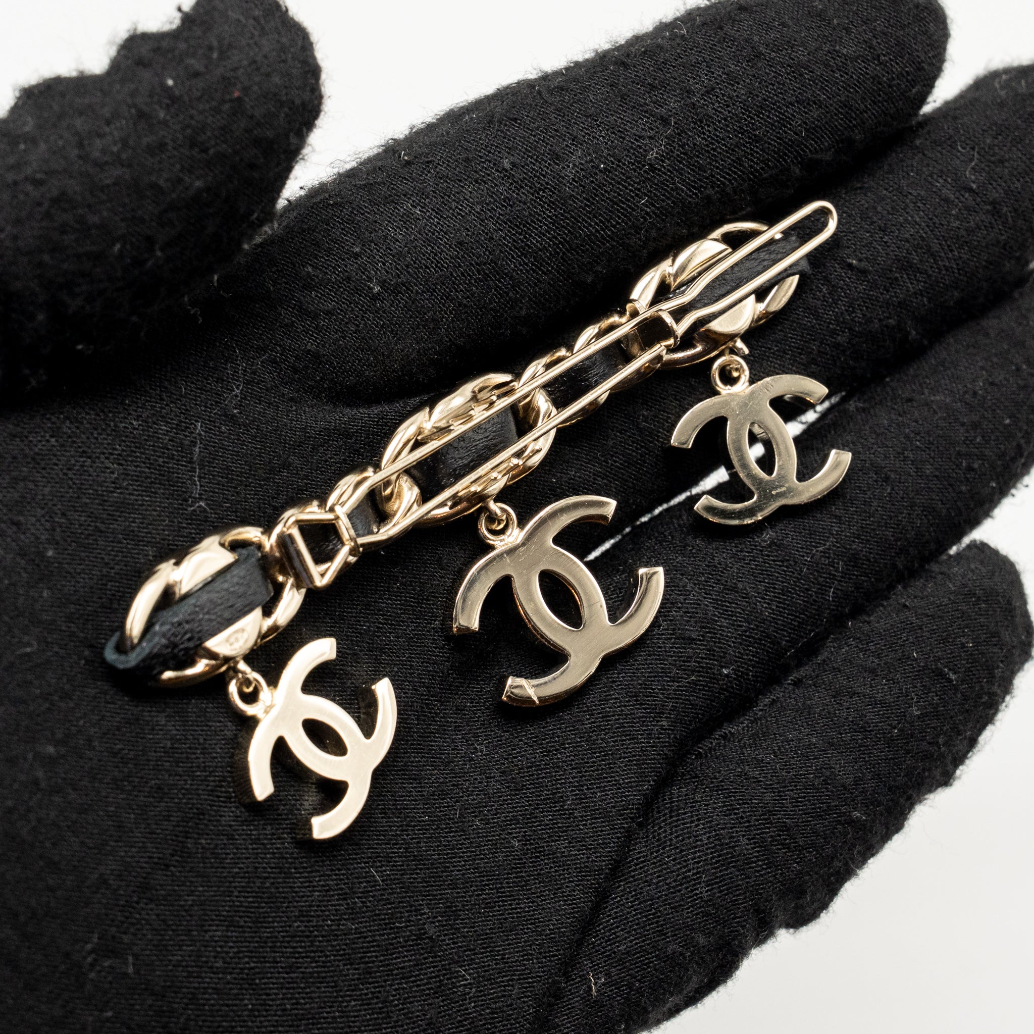 Chanel CC drop hair clip black / light gold tone - Image 4