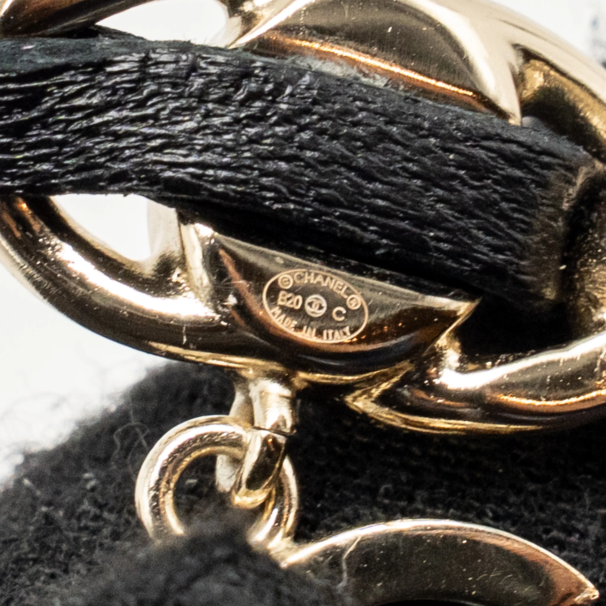 Chanel CC drop hair clip black / light gold tone - Image 5
