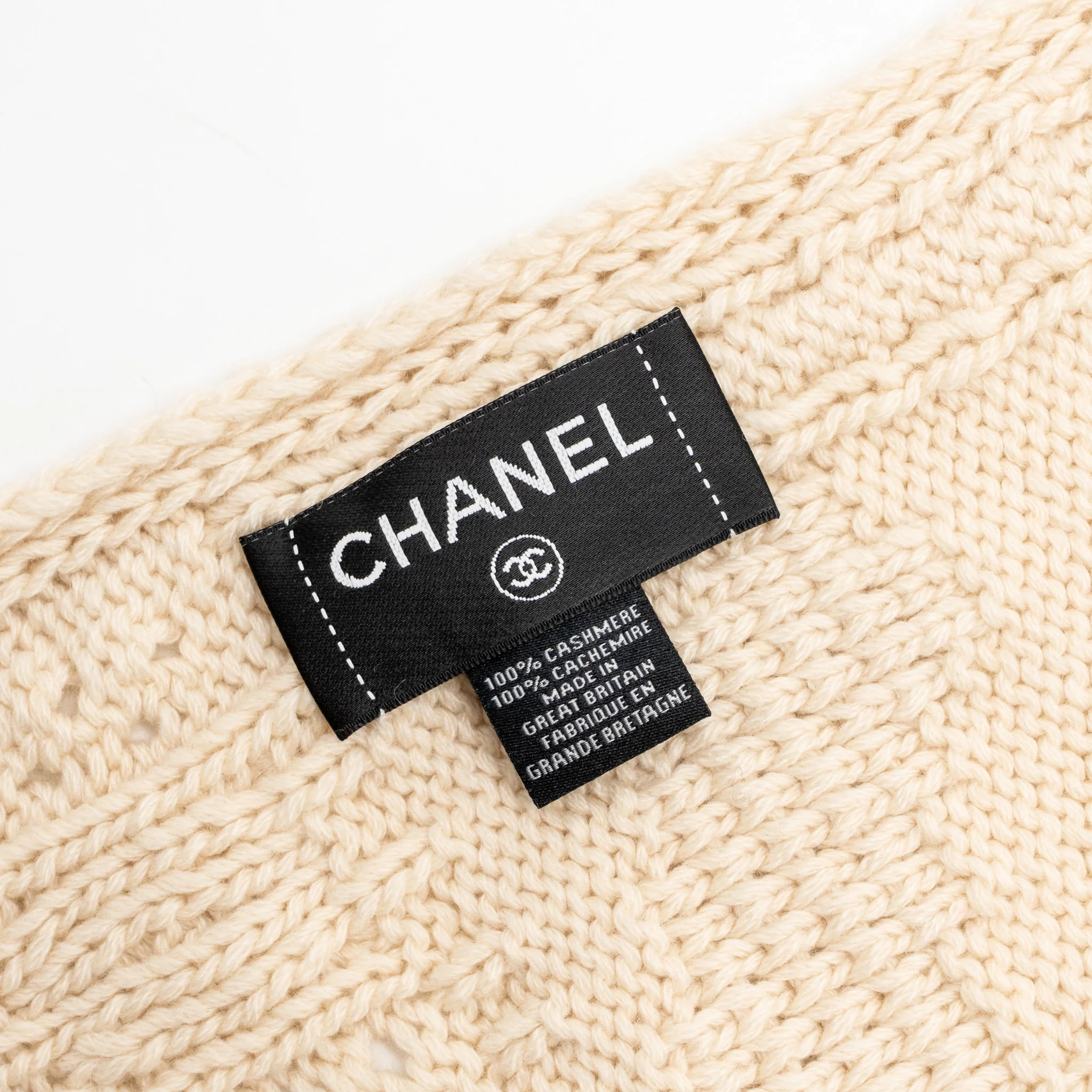 Chanel CC Logo Sock Slipper&Blanket Travel Set Cashmere Cream Knit - Image 6