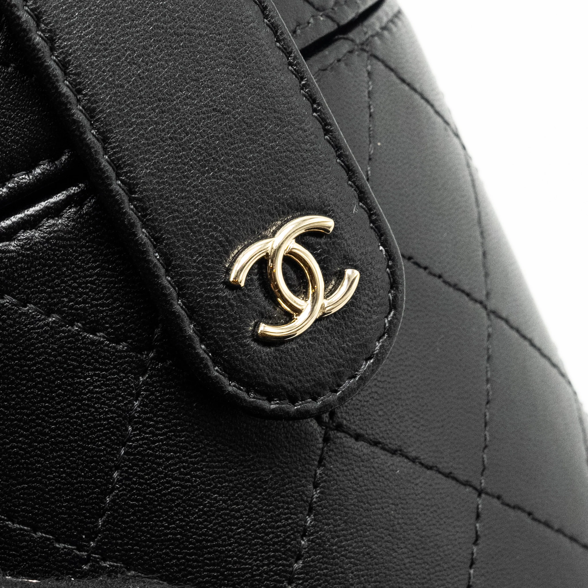 Chanel CC Round Vanity Case with Chain Lambskin Black LGHW - Image 8