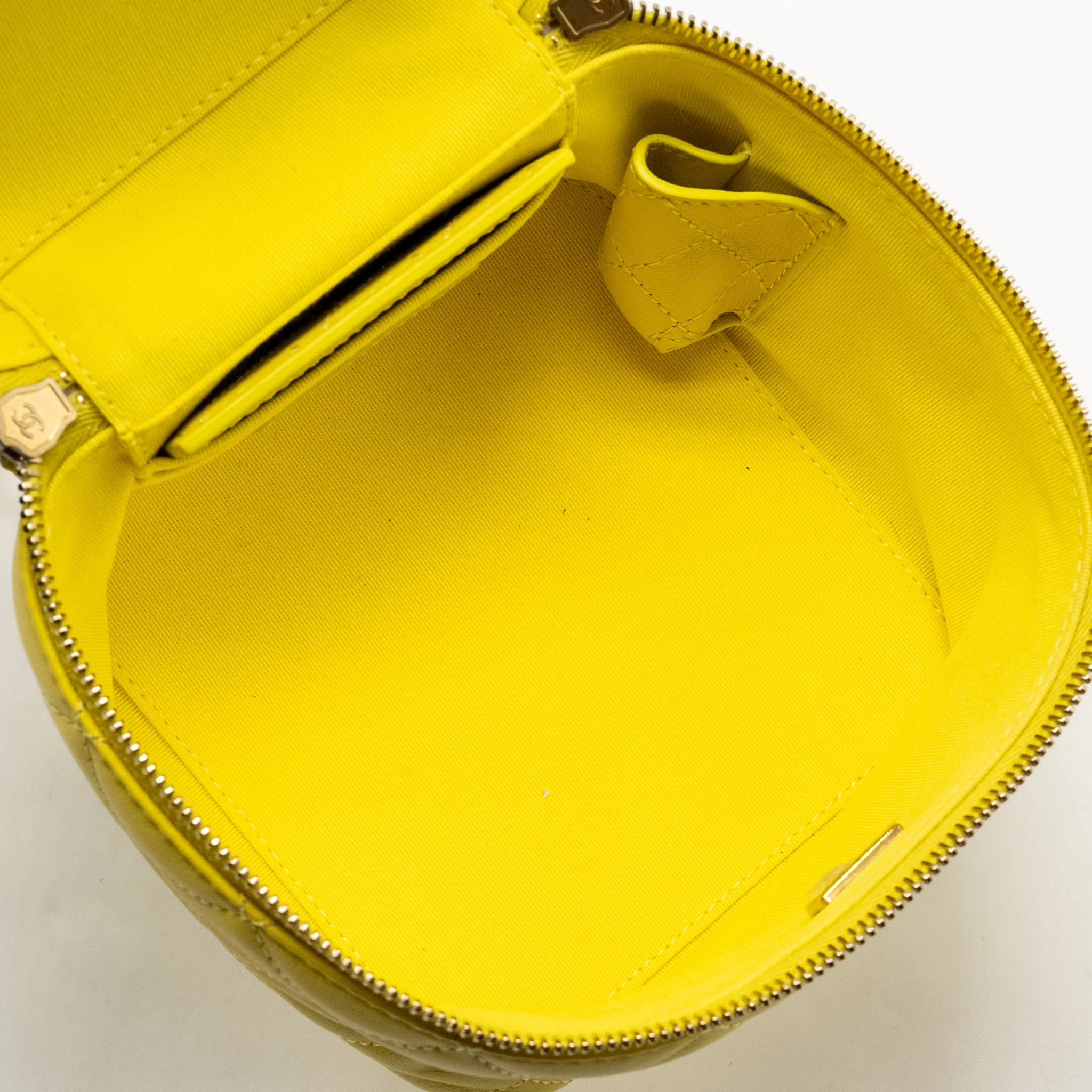 Chanel CC Vanity Case Bag Calfskin Yellow GHW (Microchip) - Image 15