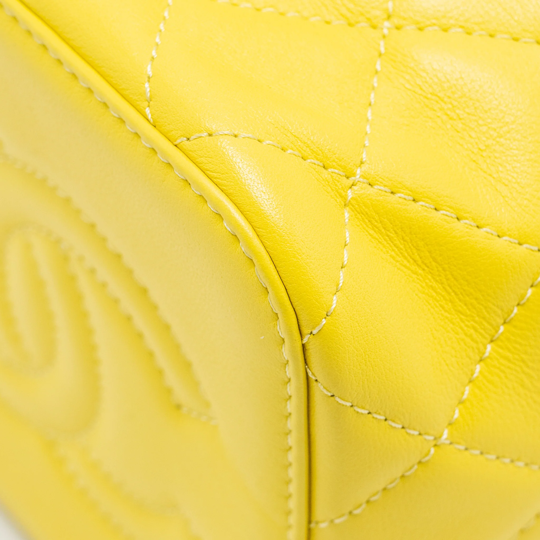 Chanel CC Vanity Case Bag Calfskin Yellow GHW (Microchip) - Image 9