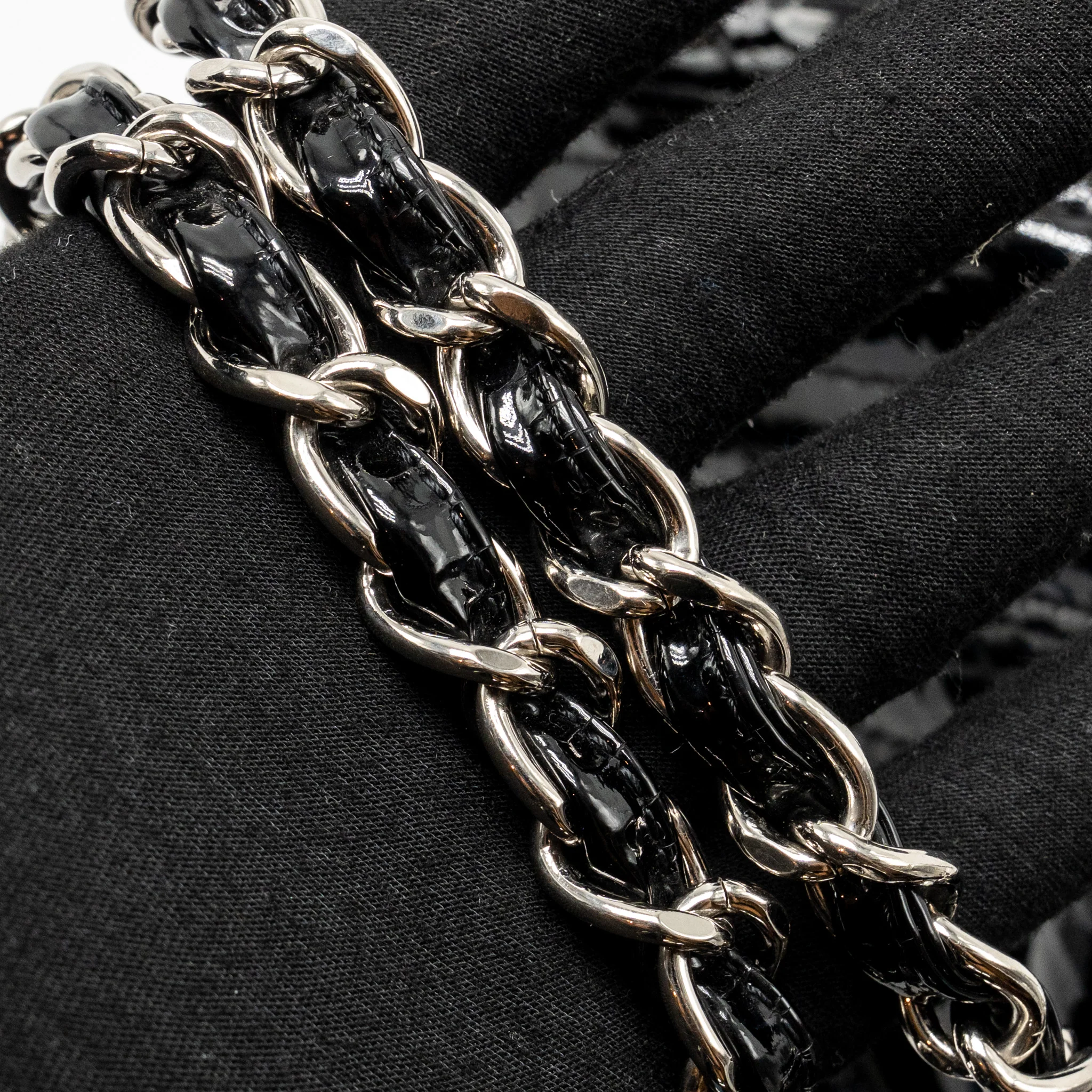Chanel chevron jumbo single flap bag patent black SHW - Image 19