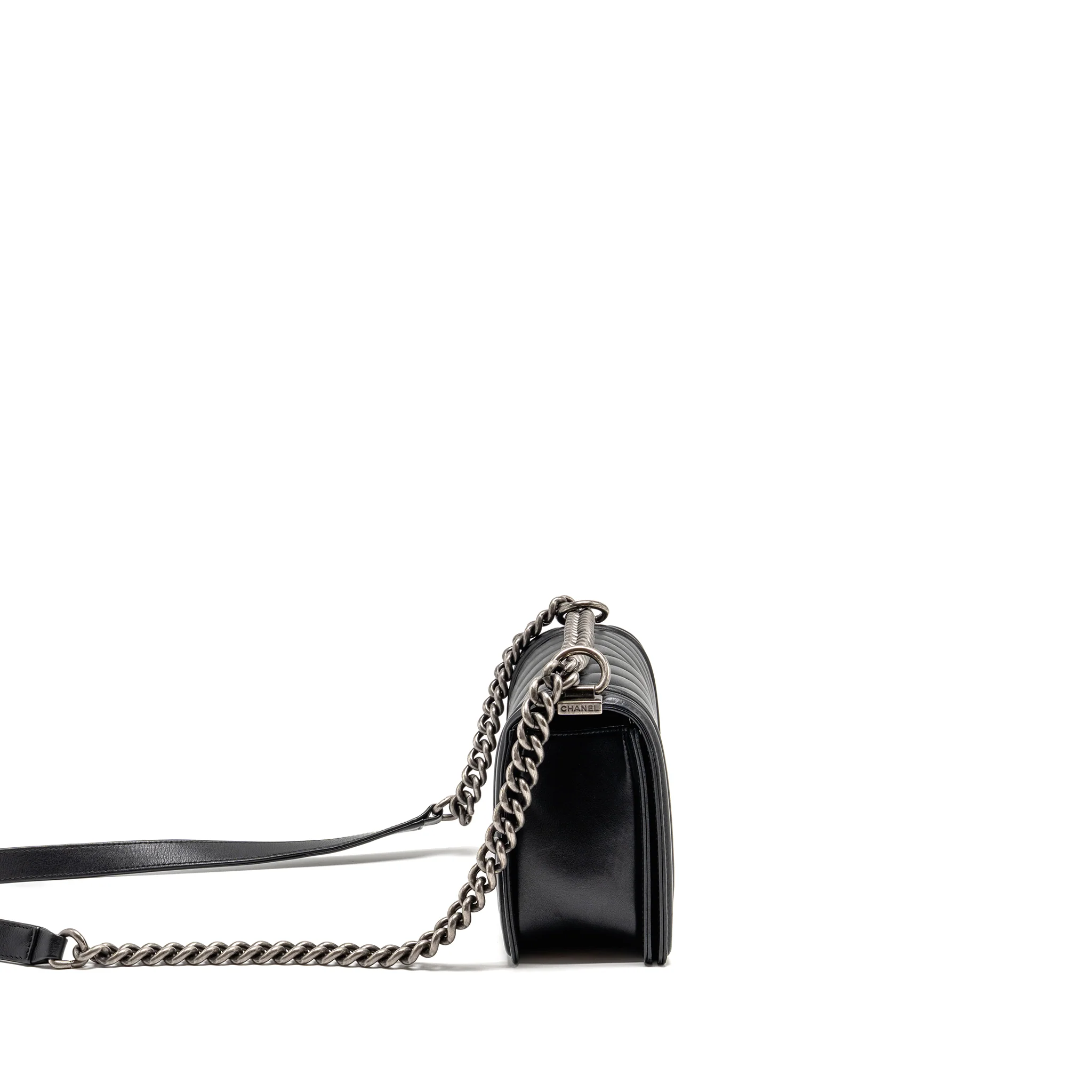 Chanel Chevron Medium Boy bag calfskin black ruthenium SHW - Image 3