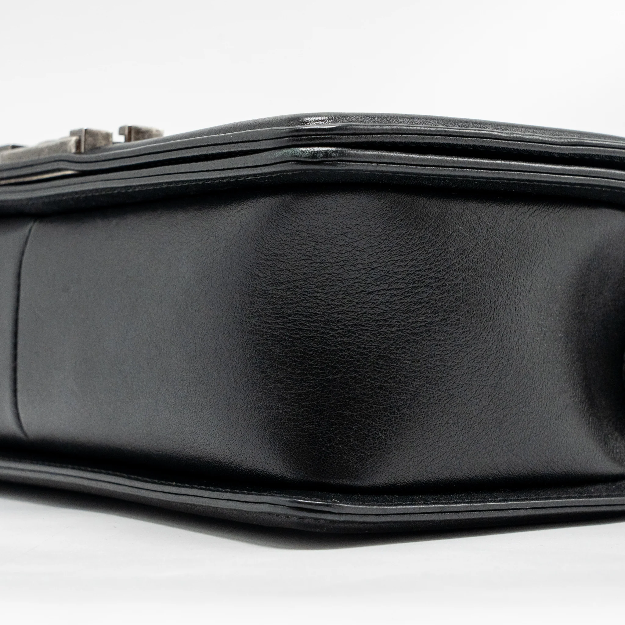 Chanel Chevron Medium Boy bag calfskin black ruthenium SHW - Image 8