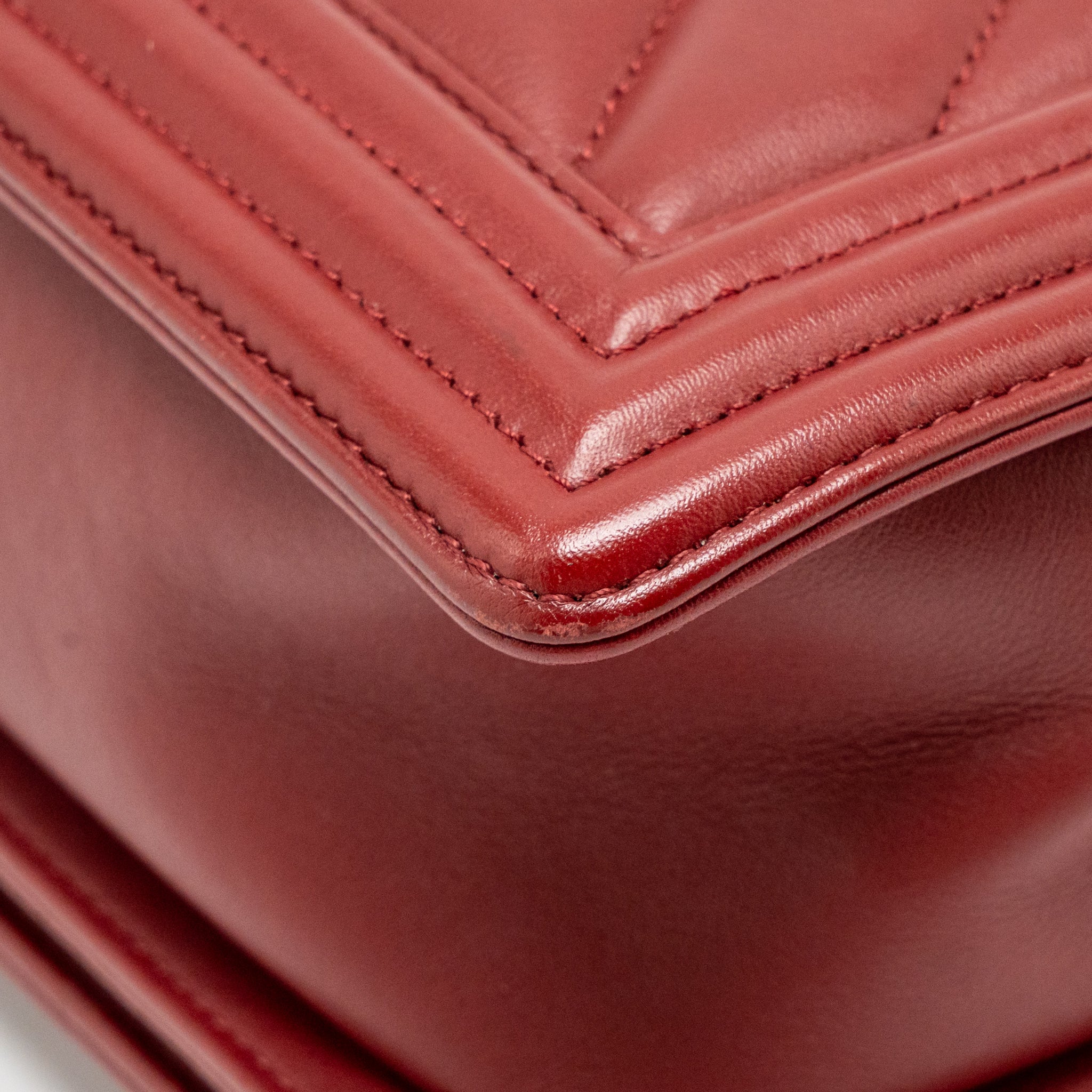 Chanel Chevron New Medium Boy Bag Calfskin Red Ruthenium Hardware - Image 12