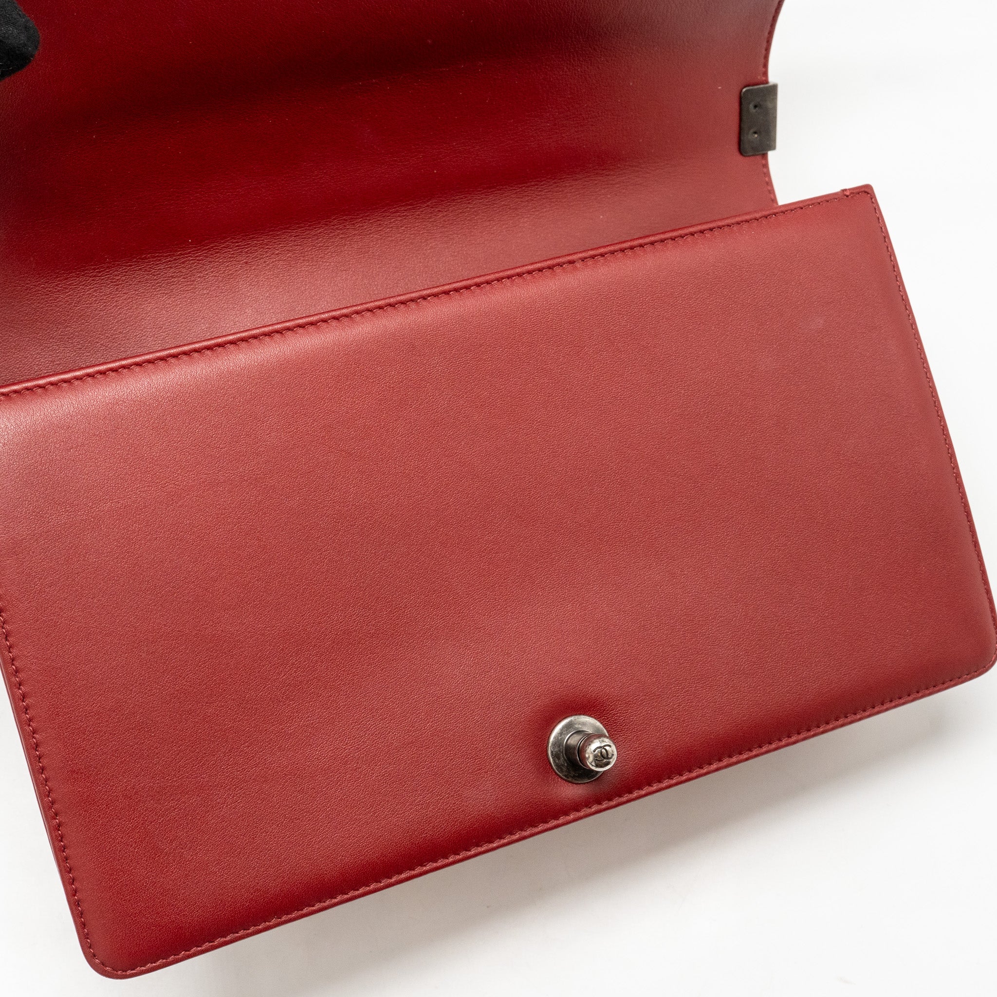 Chanel Chevron New Medium Boy Bag Calfskin Red Ruthenium Hardware - Image 14