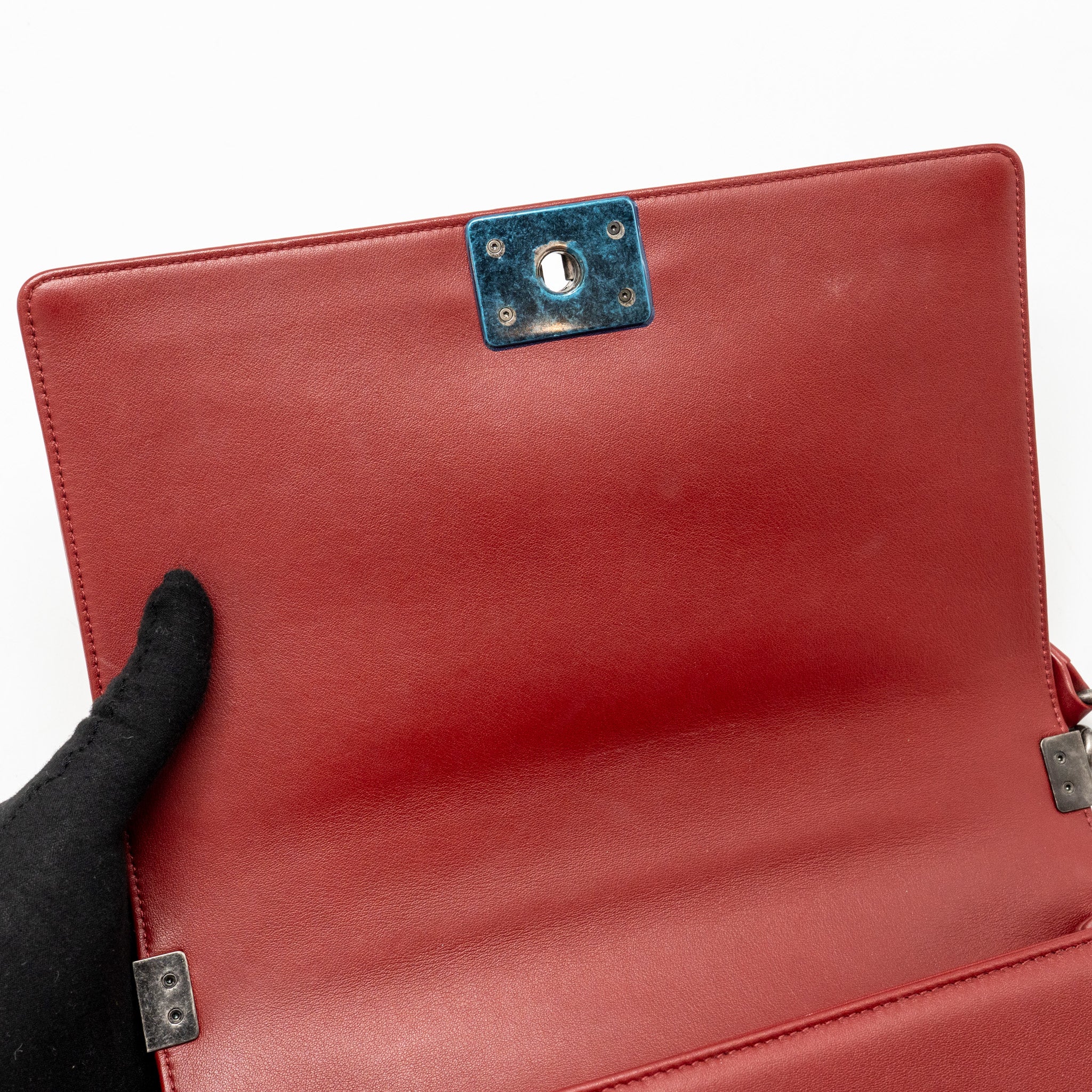 Chanel Chevron New Medium Boy Bag Calfskin Red Ruthenium Hardware - Image 15