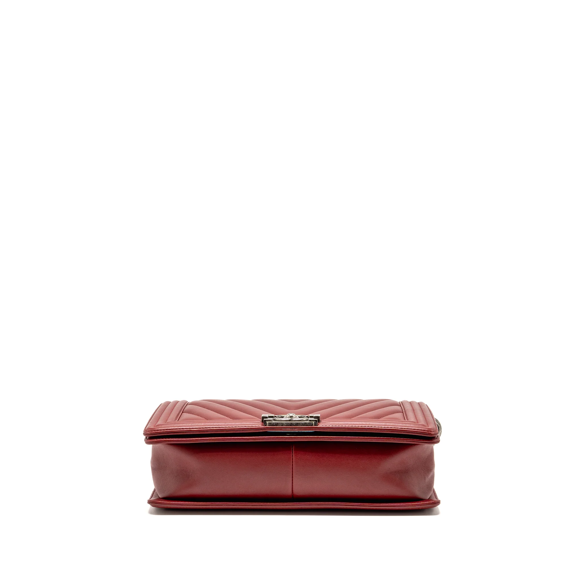 Chanel Chevron New Medium Boy Bag Calfskin Red Ruthenium Hardware - Image 6