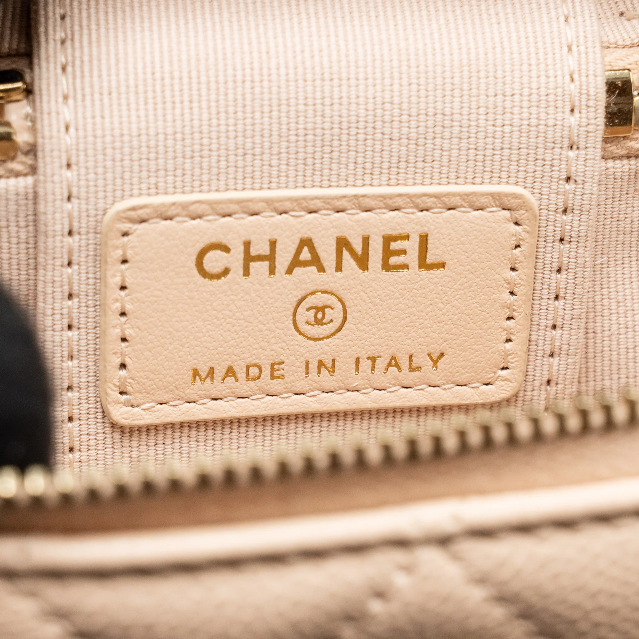 Chanel Classic Mini Vanity Bag Charm Grained Shiny Calfskin Light Pink LGHW (Microchip) - Image 14