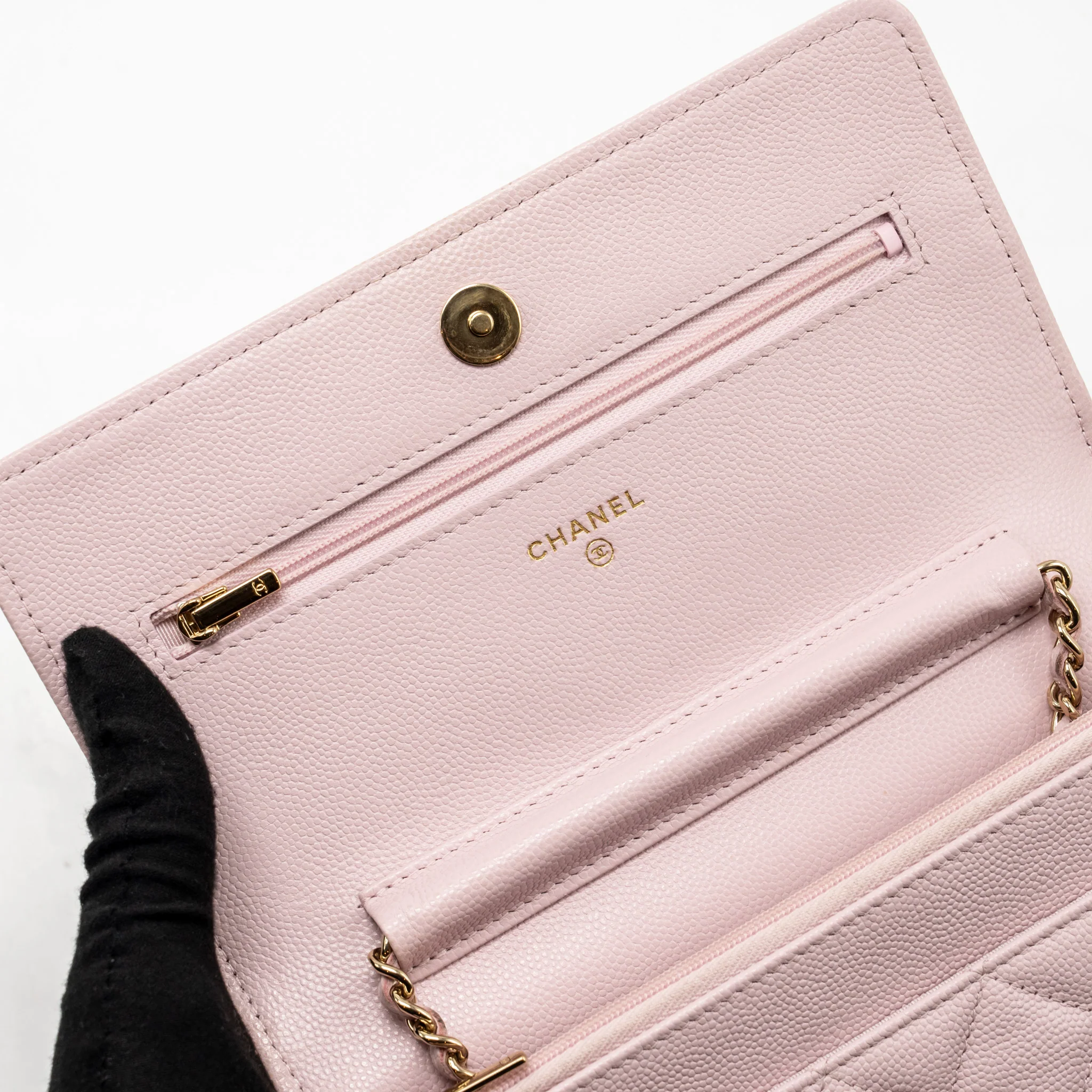 Chanel Classic wallet on chain caviar light pink LGHW - Image 15