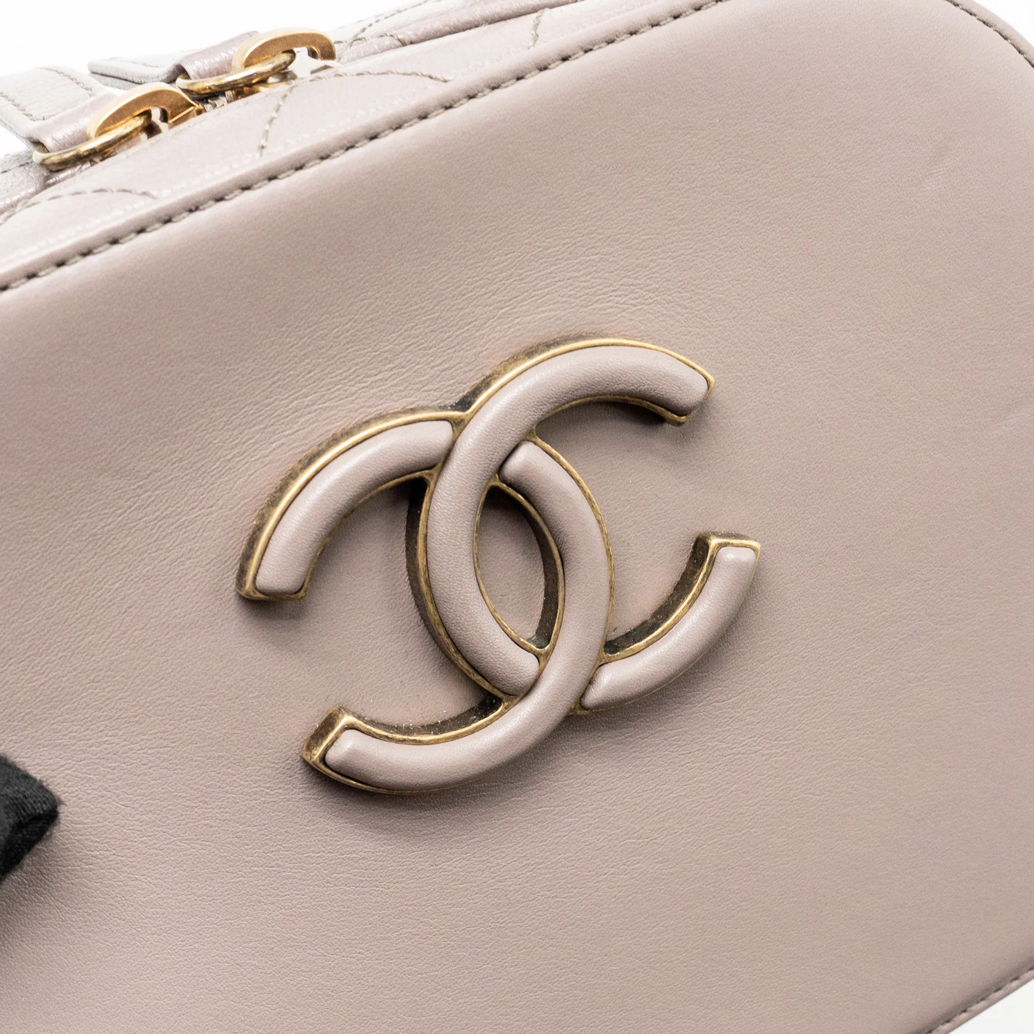 Chanel Coco Curve Vanity Bag with Top Handle Calfskin Grey GHW - Image 15