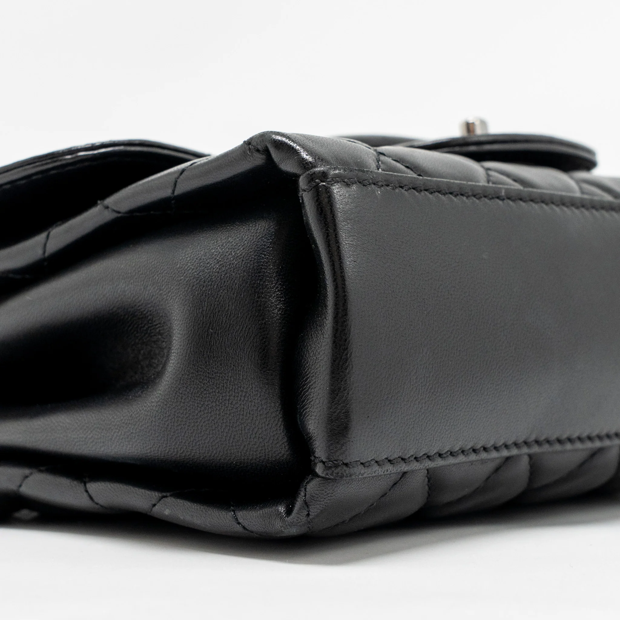 Chanel Coco Loop Single Flap Bag Lambskin Black SHW - Image 6