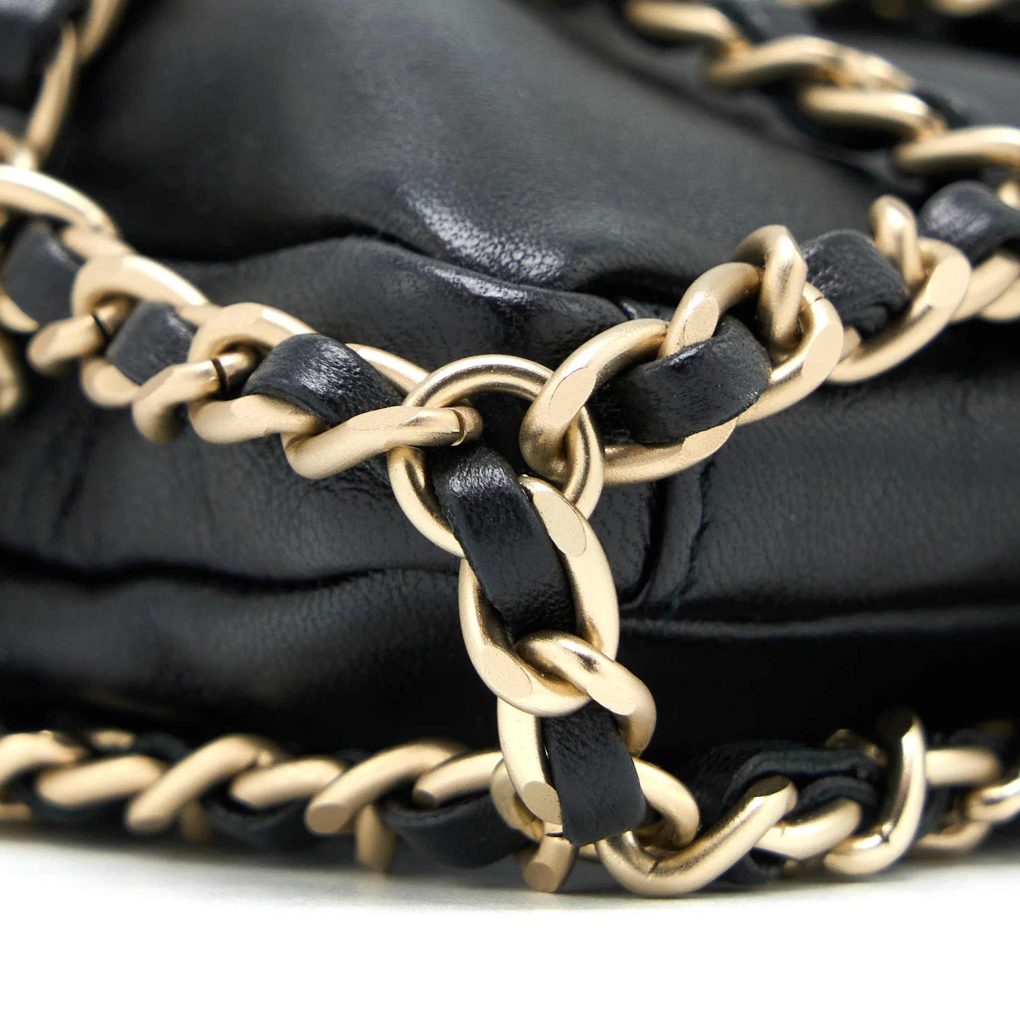 Chanel Cruise 2020 black chained Tote Bag Lambskin Black LGHW - Image 6
