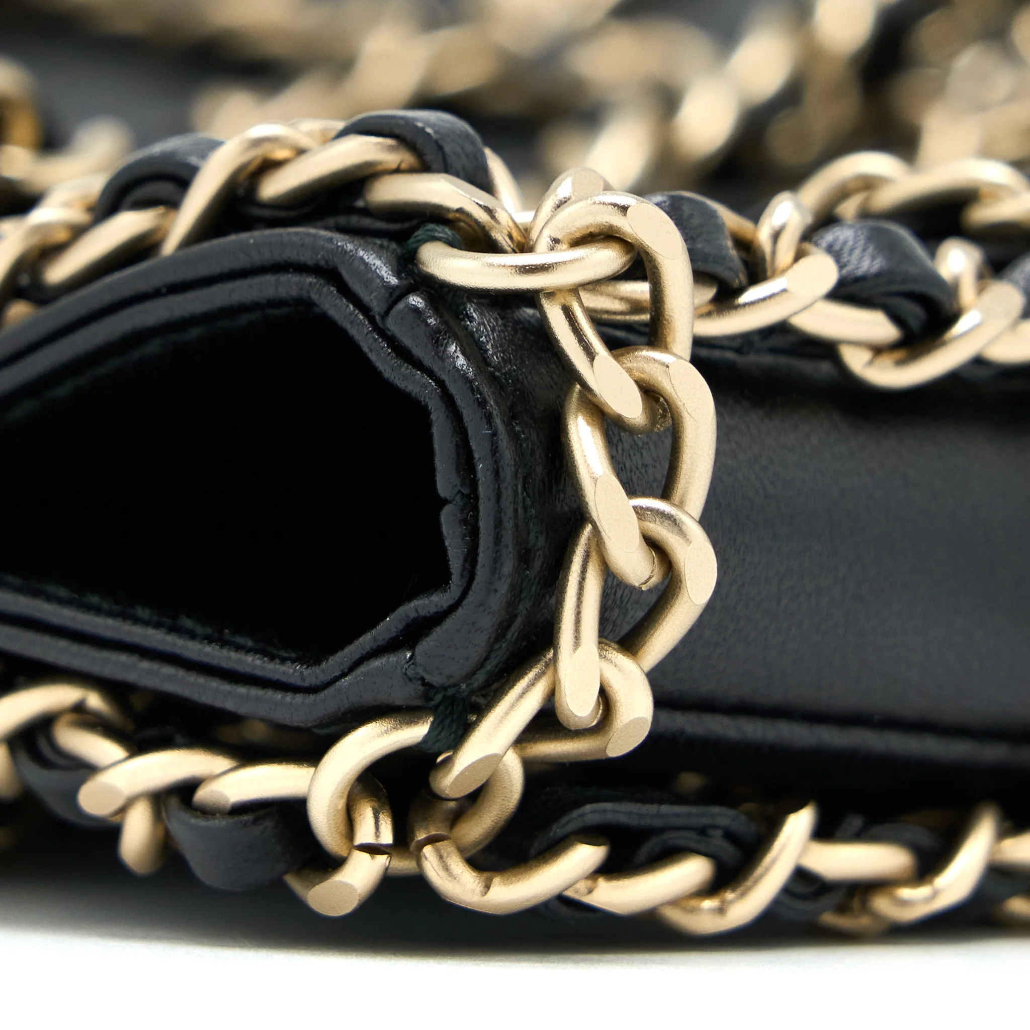 Chanel Cruise 2020 black chained Tote Bag Lambskin Black LGHW - Image 8