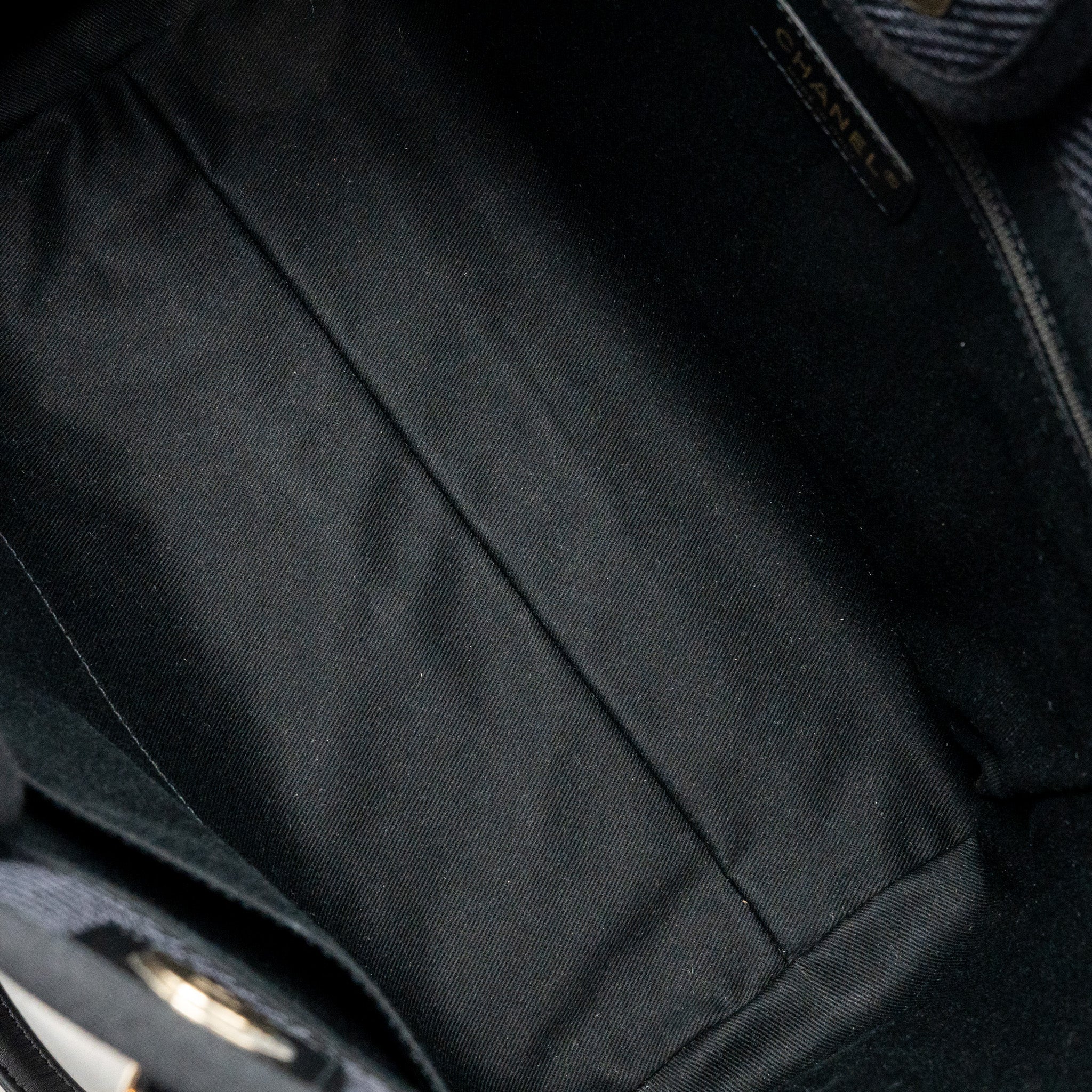Chanel Deauville tote fabric black LGHW - Image 14