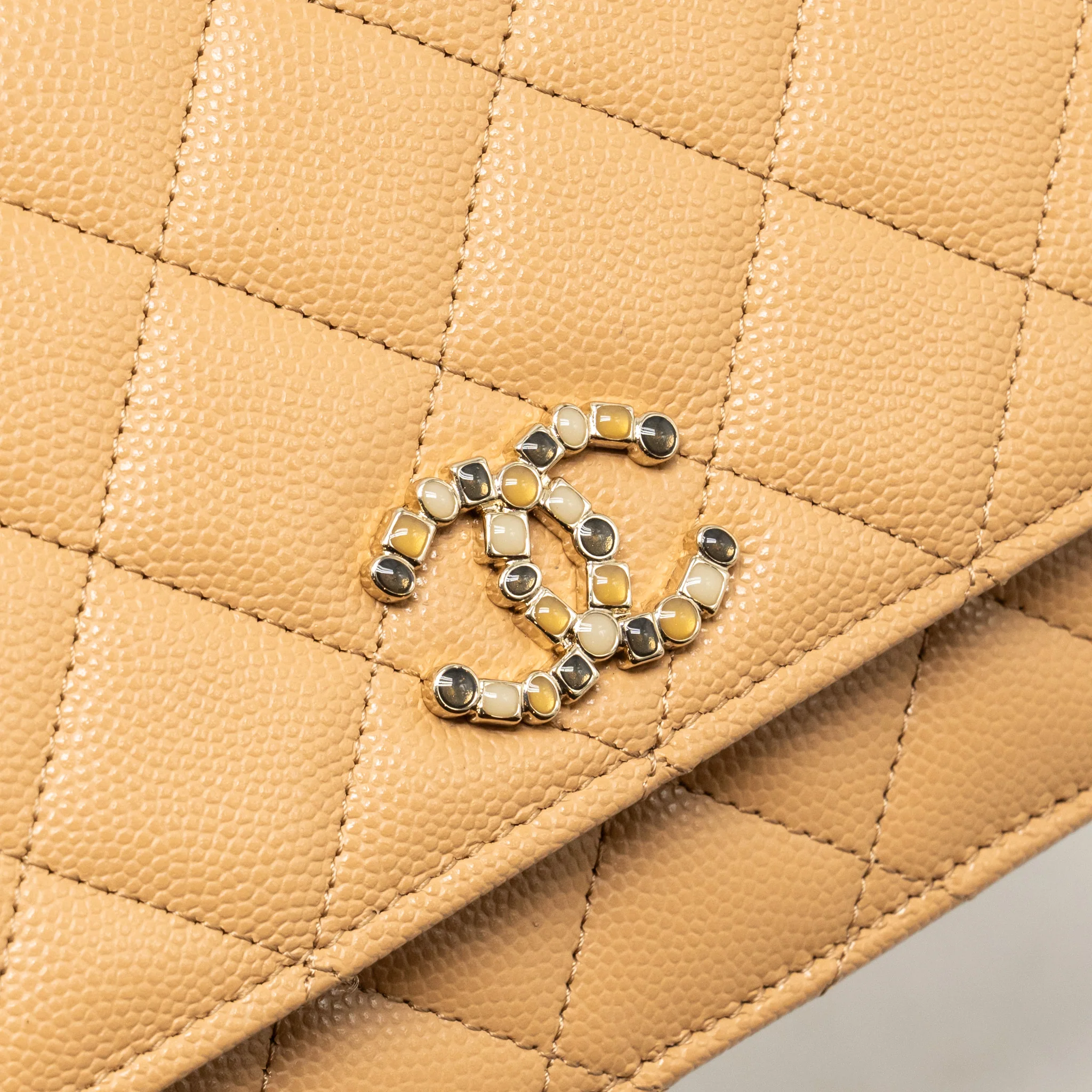 Chanel Detailed CC Classic Wallet on Chain Caviar Beige LGHW (Microchip) - Image 13