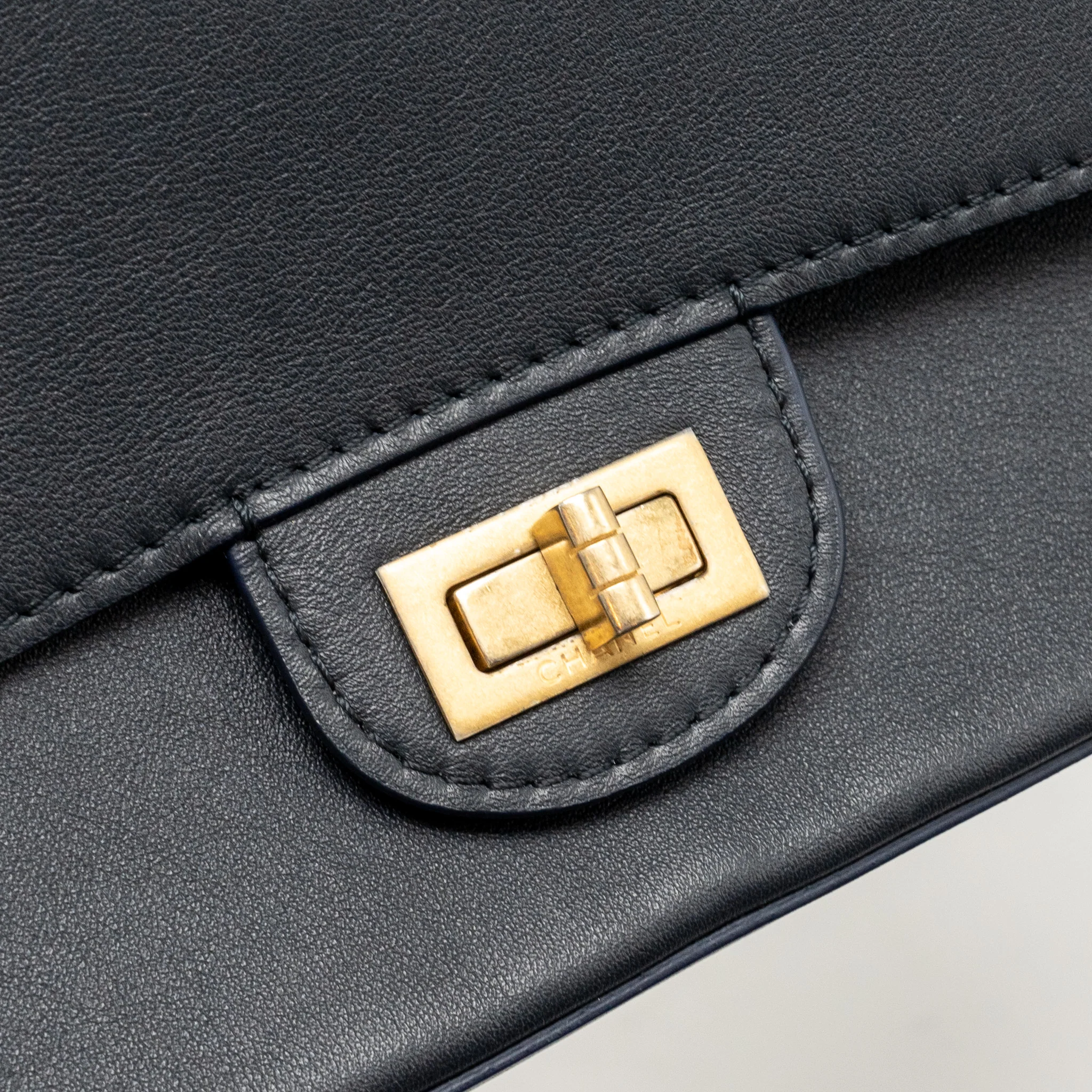 Chanel Detailed Charms Limited Edition 2.55 Reissue Bag Calfskin Dark Navy GHW - Image 12