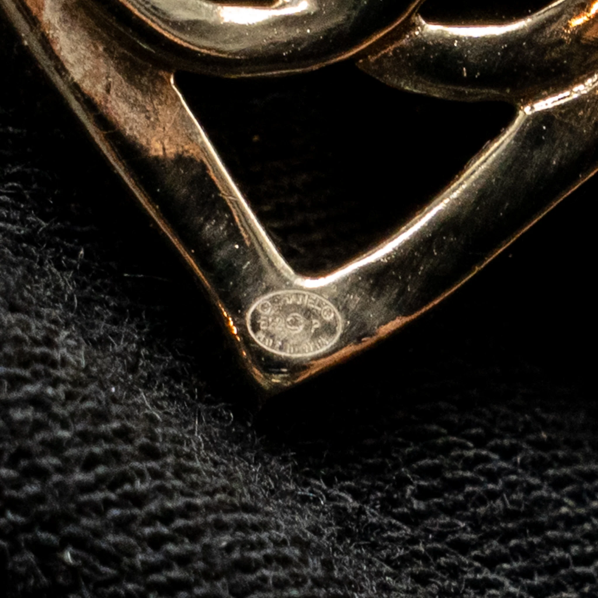 Chanel heart dropped hoop earrings light gold tone - Image 5
