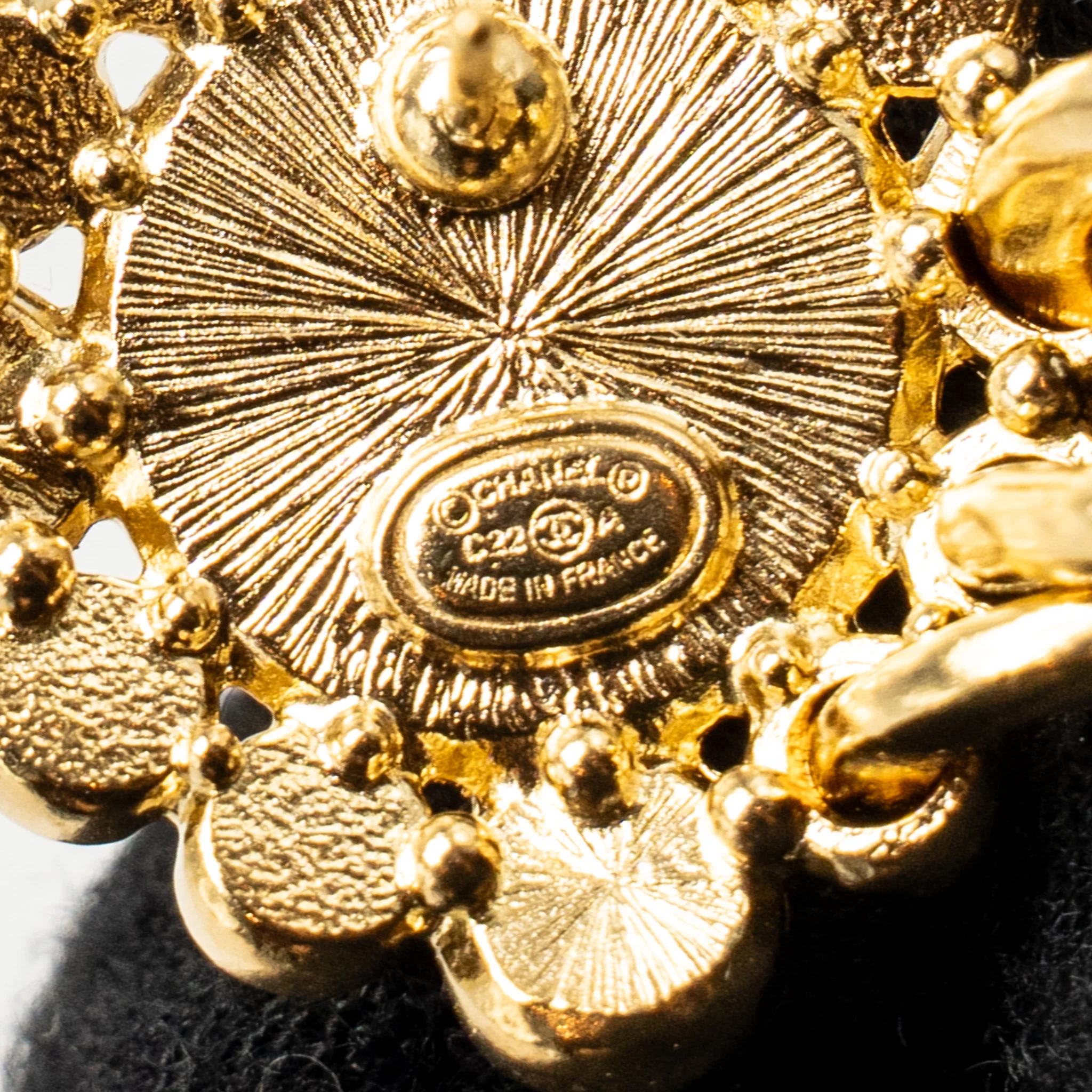 Chanel faux pearl & strass cc drop earrings gold tone - Image 5