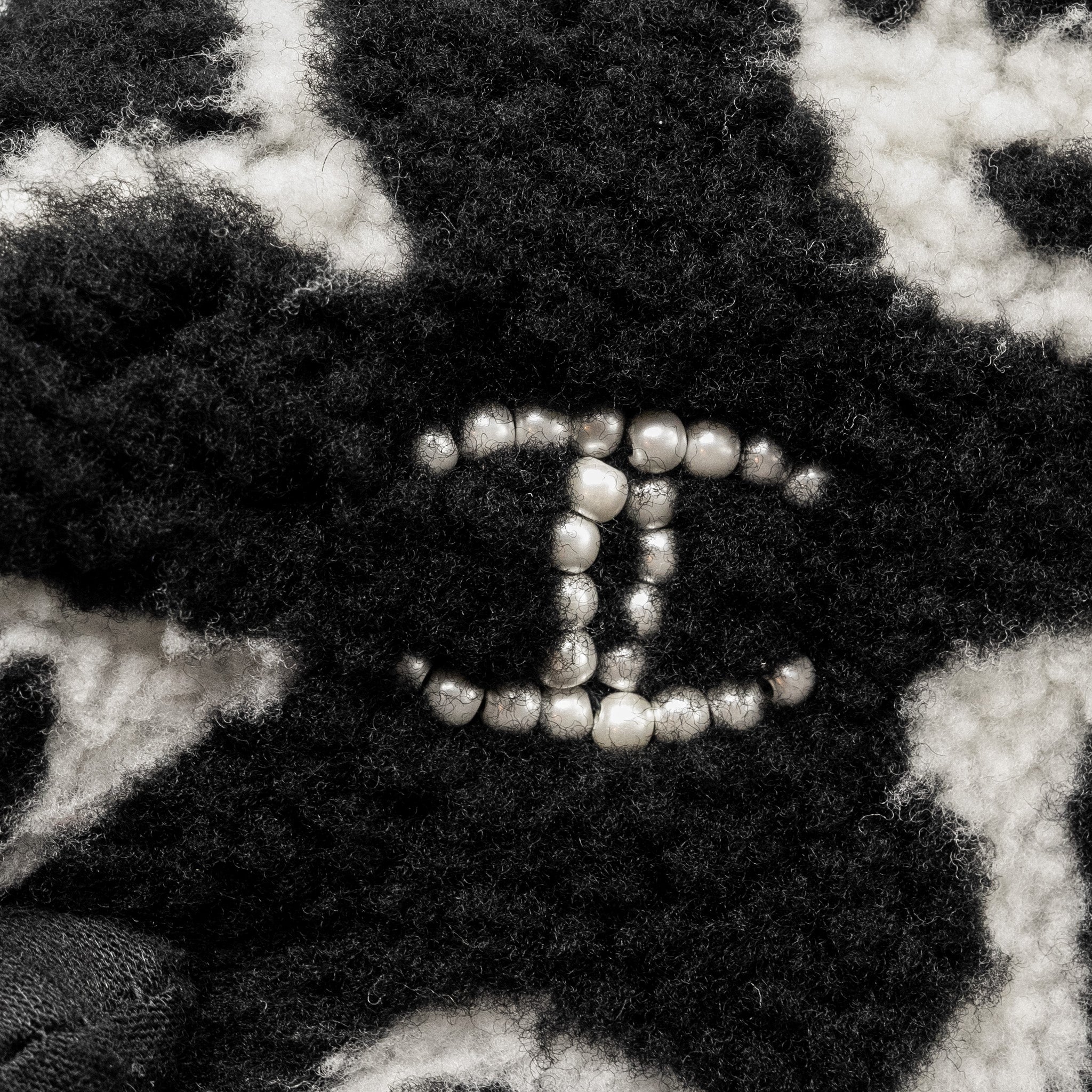 Chanel 22A Fluffy Camellia Flap Bag Embroidered Shearling Lambskin Black / White SHW (Microchip) - Image 13