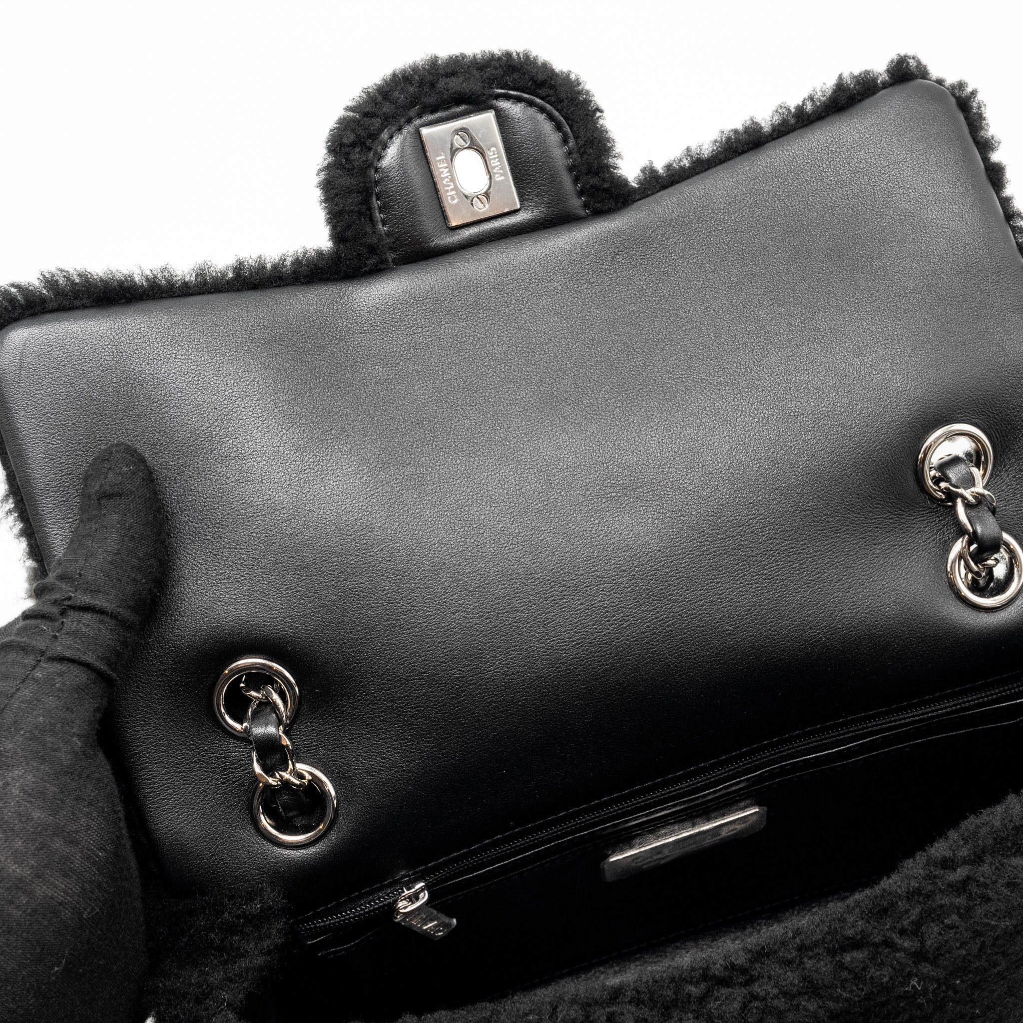 Chanel 22A Fluffy Camellia Flap Bag Embroidered Shearling Lambskin Black / White SHW (Microchip) - Image 14