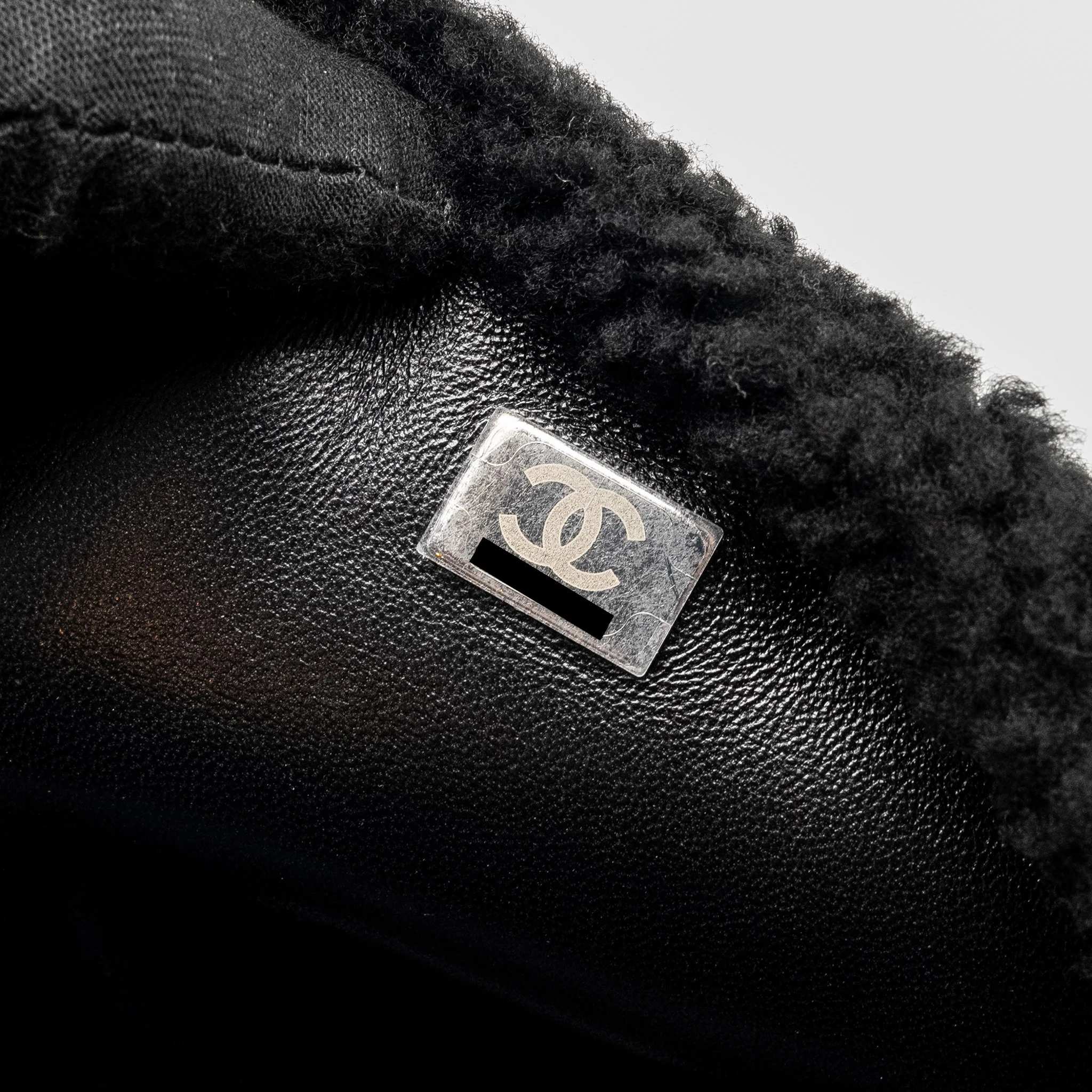Chanel 22A Fluffy Camellia Flap Bag Embroidered Shearling Lambskin Black / White SHW (Microchip) - Image 17