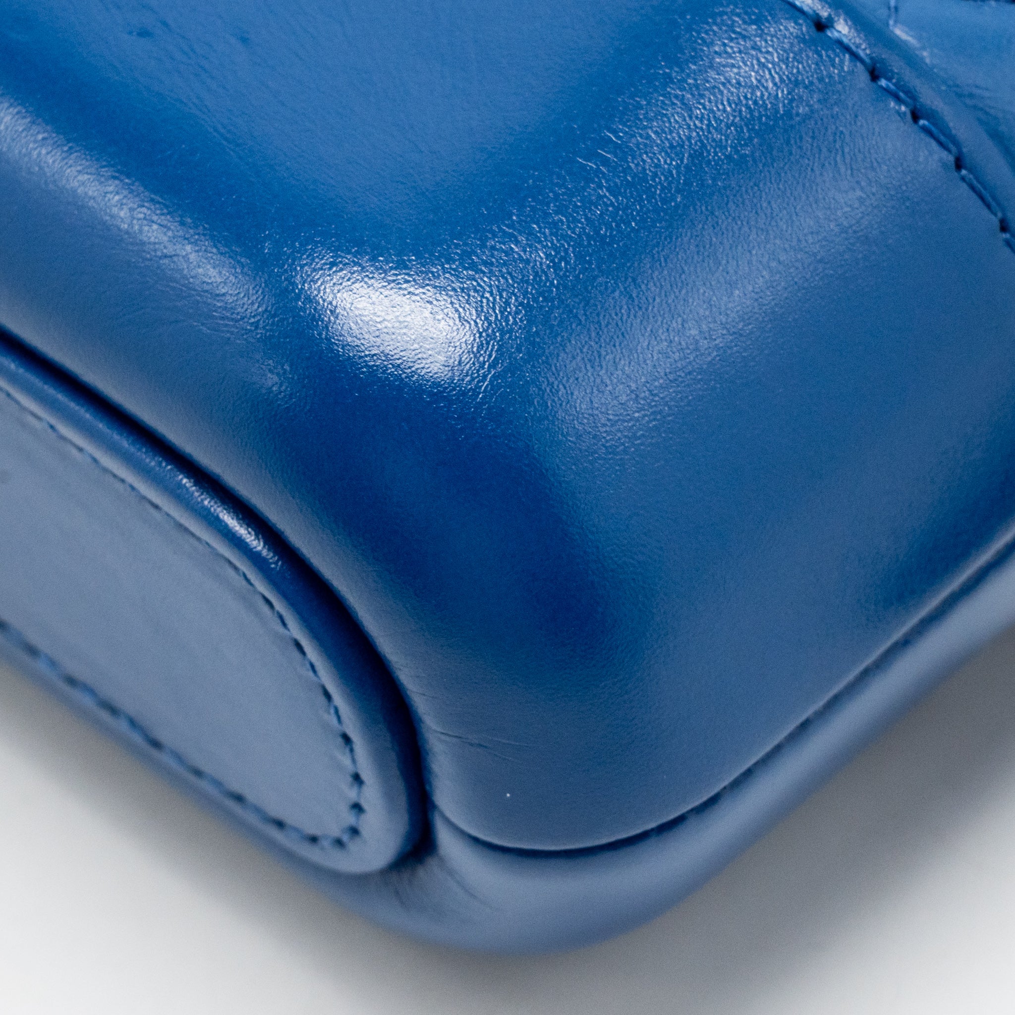 Chanel Gabrielle double zip clutch on chain calfskin blue multicoloured hardware - Image 12
