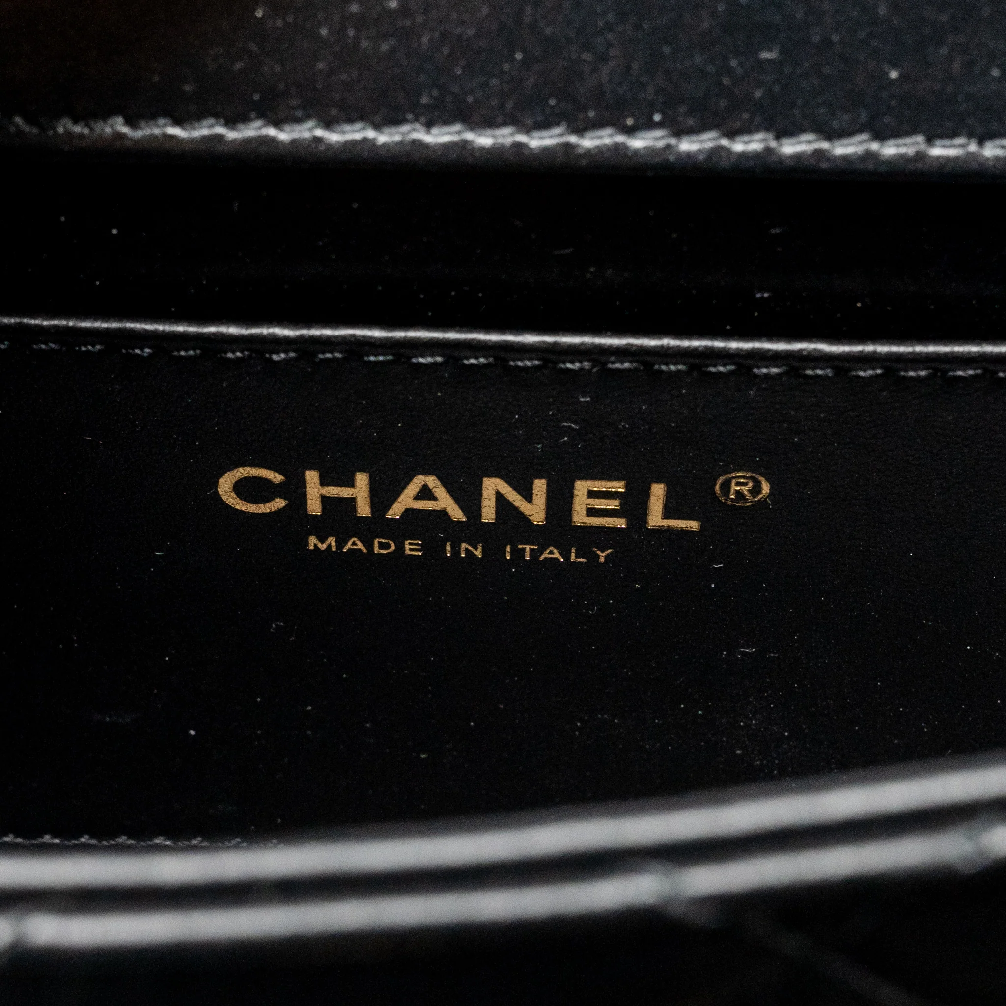 Chanel gold crush flap bag calfskin black GHW (microchip) - Image 16