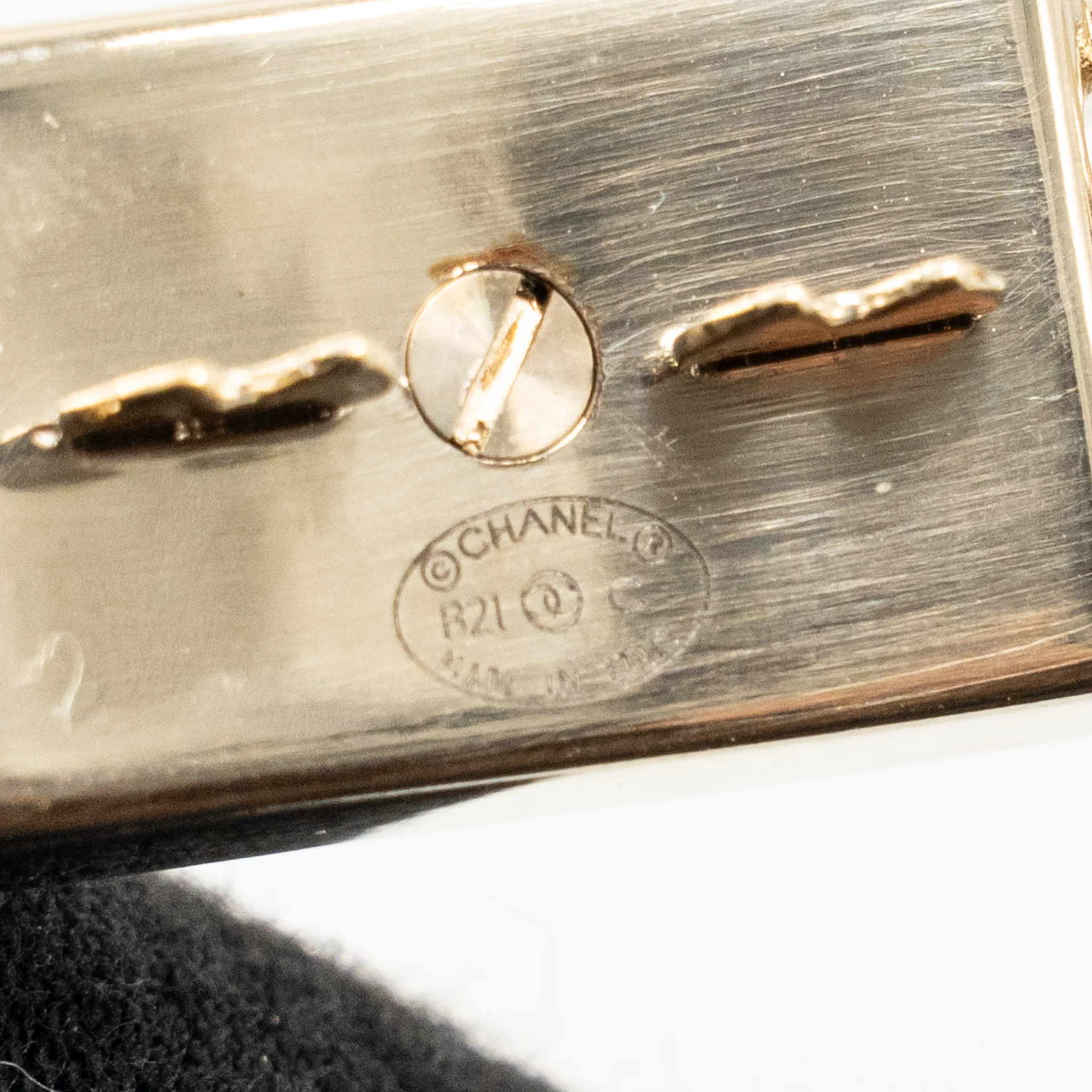 Chanel 21C CC Hair Clip Crystal Light Gold Tone - Image 5