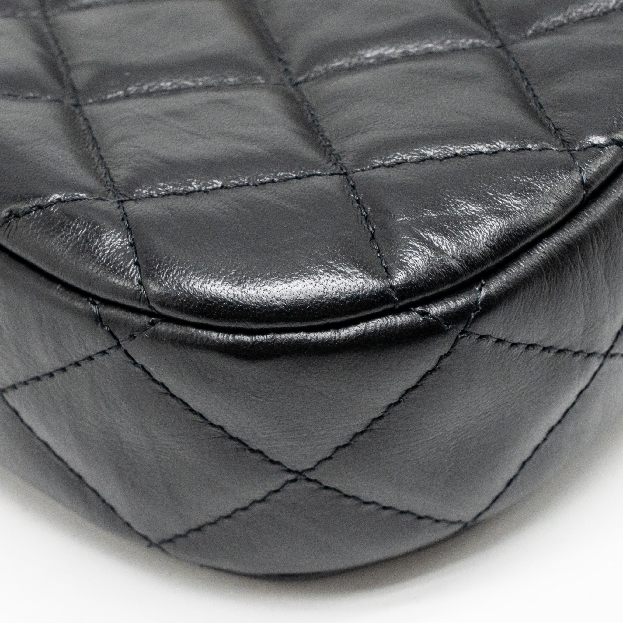 Chanel 23K Small 19 Hobo Shoulder Bag Calfskin Black GHW (Microchip) - Image 10