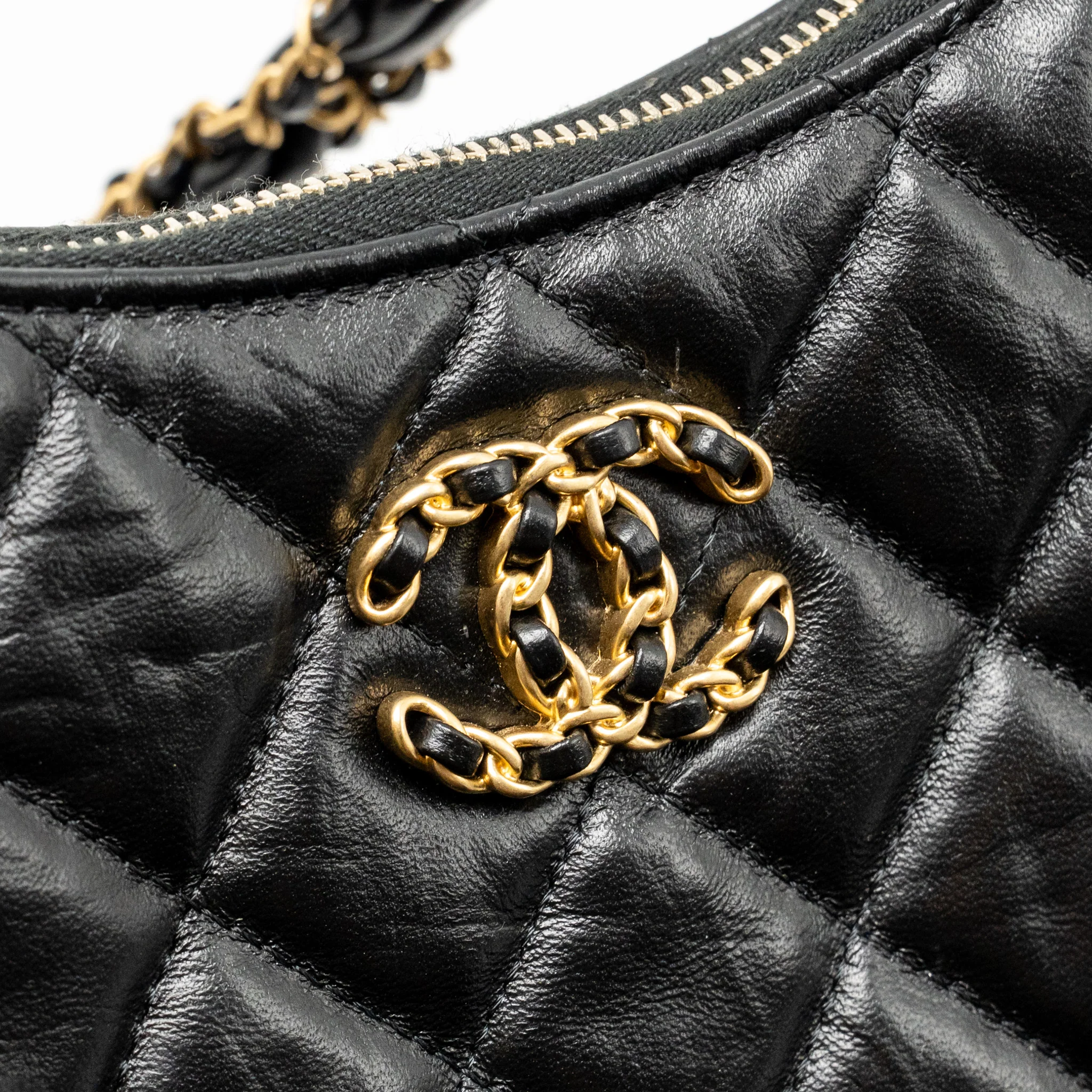 Chanel 23K Small 19 Hobo Shoulder Bag Calfskin Black GHW (Microchip) - Image 14