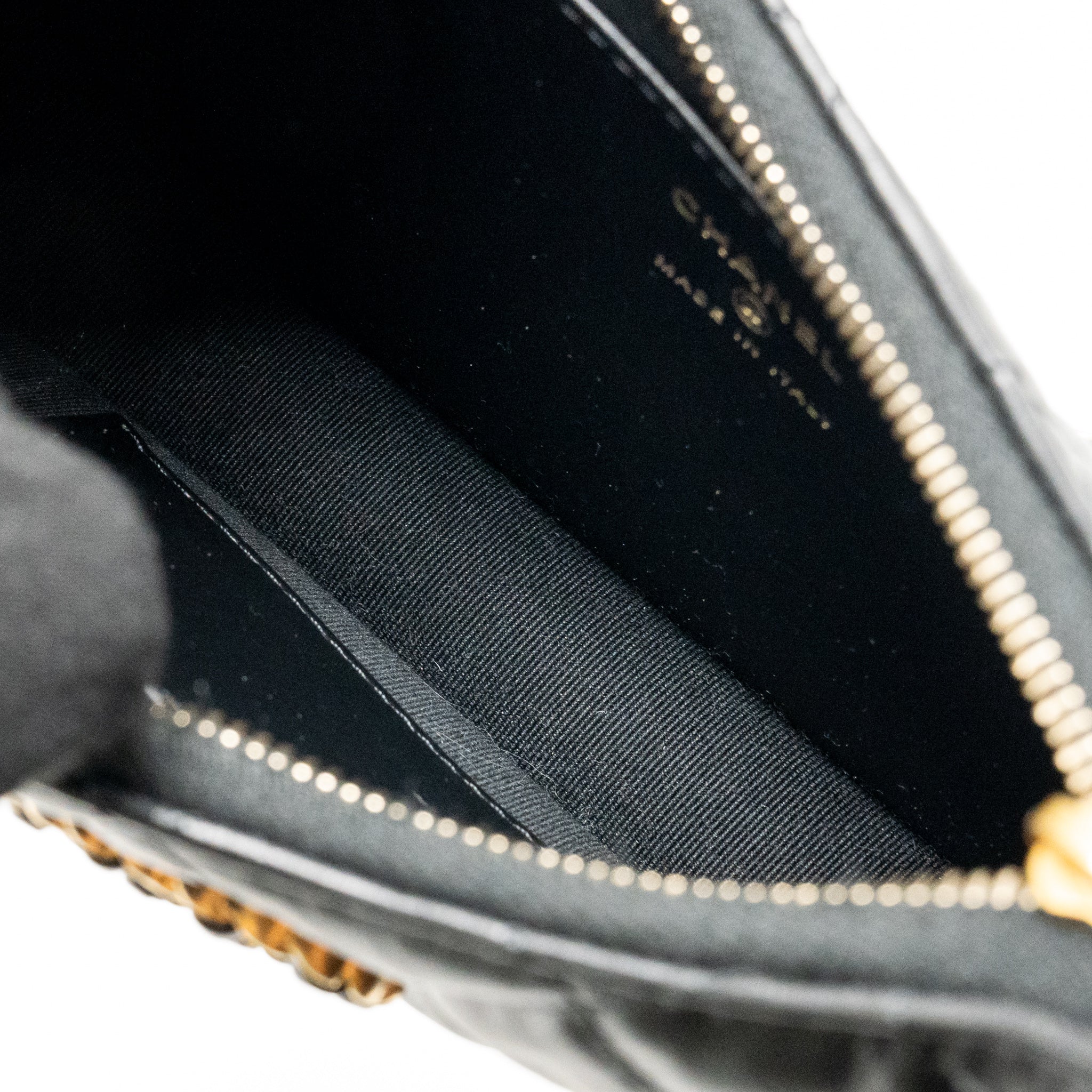 Chanel 23K Small 19 Hobo Shoulder Bag Calfskin Black GHW (Microchip) - Image 15
