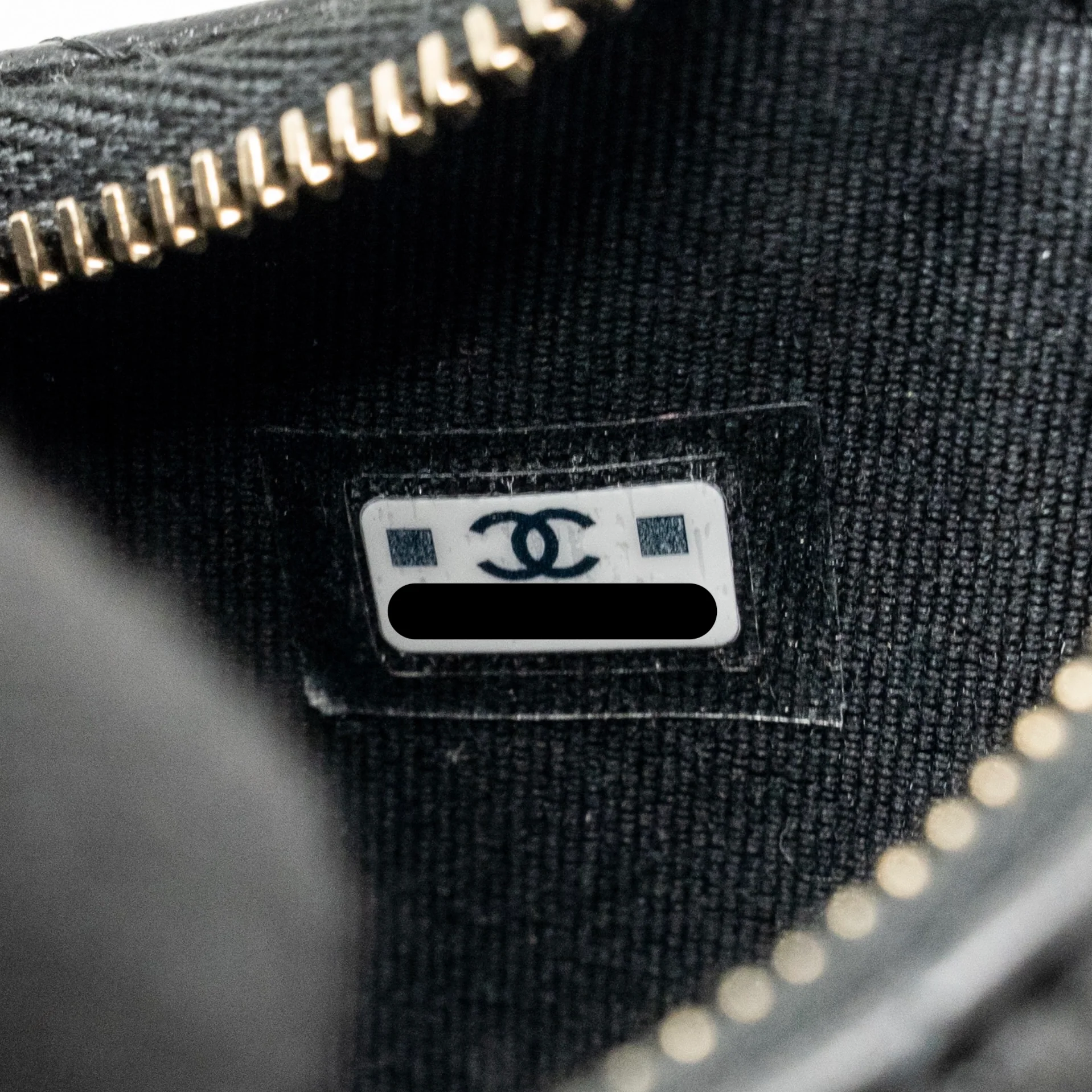 Chanel 23K Small 19 Hobo Shoulder Bag Calfskin Black GHW (Microchip) - Image 17