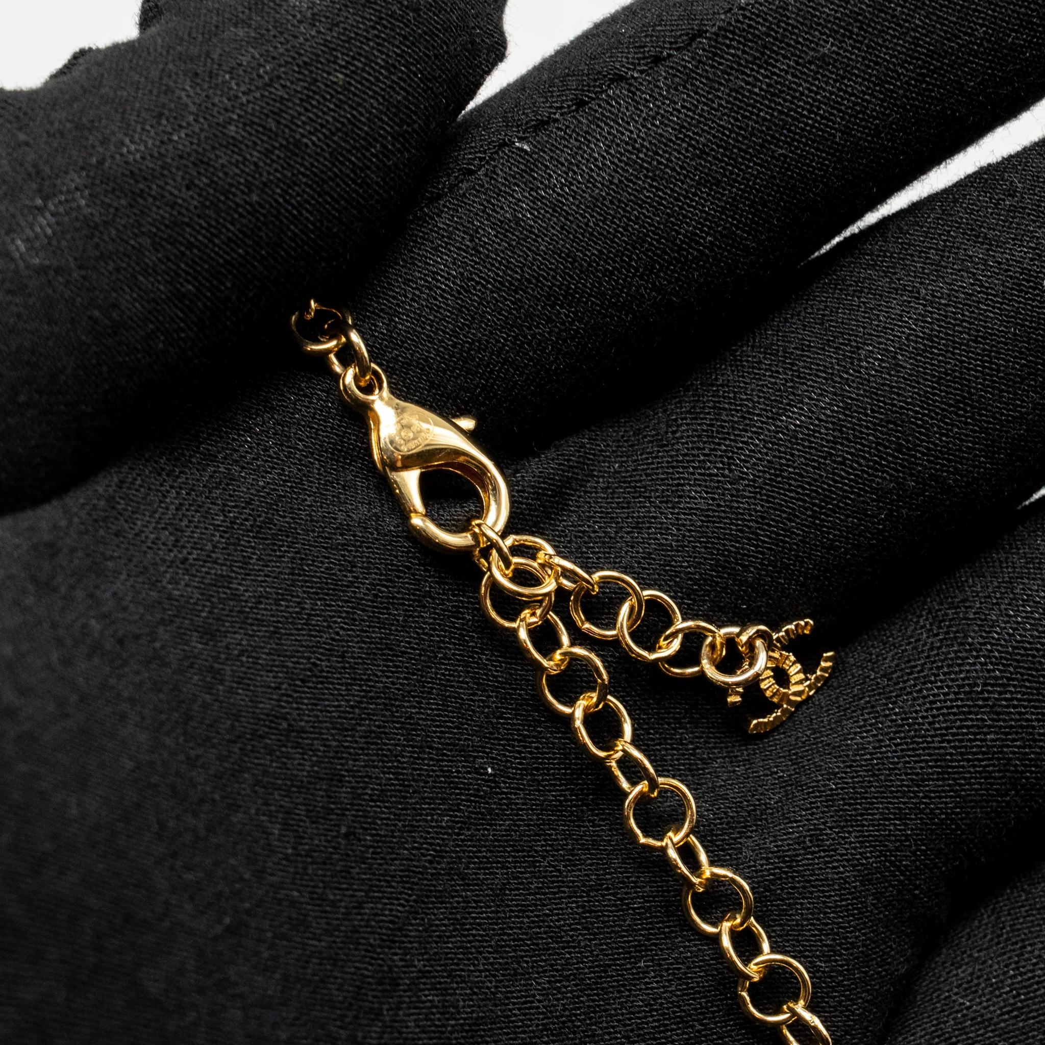 Chanel i love coco letter chocker gold tone - Image 6