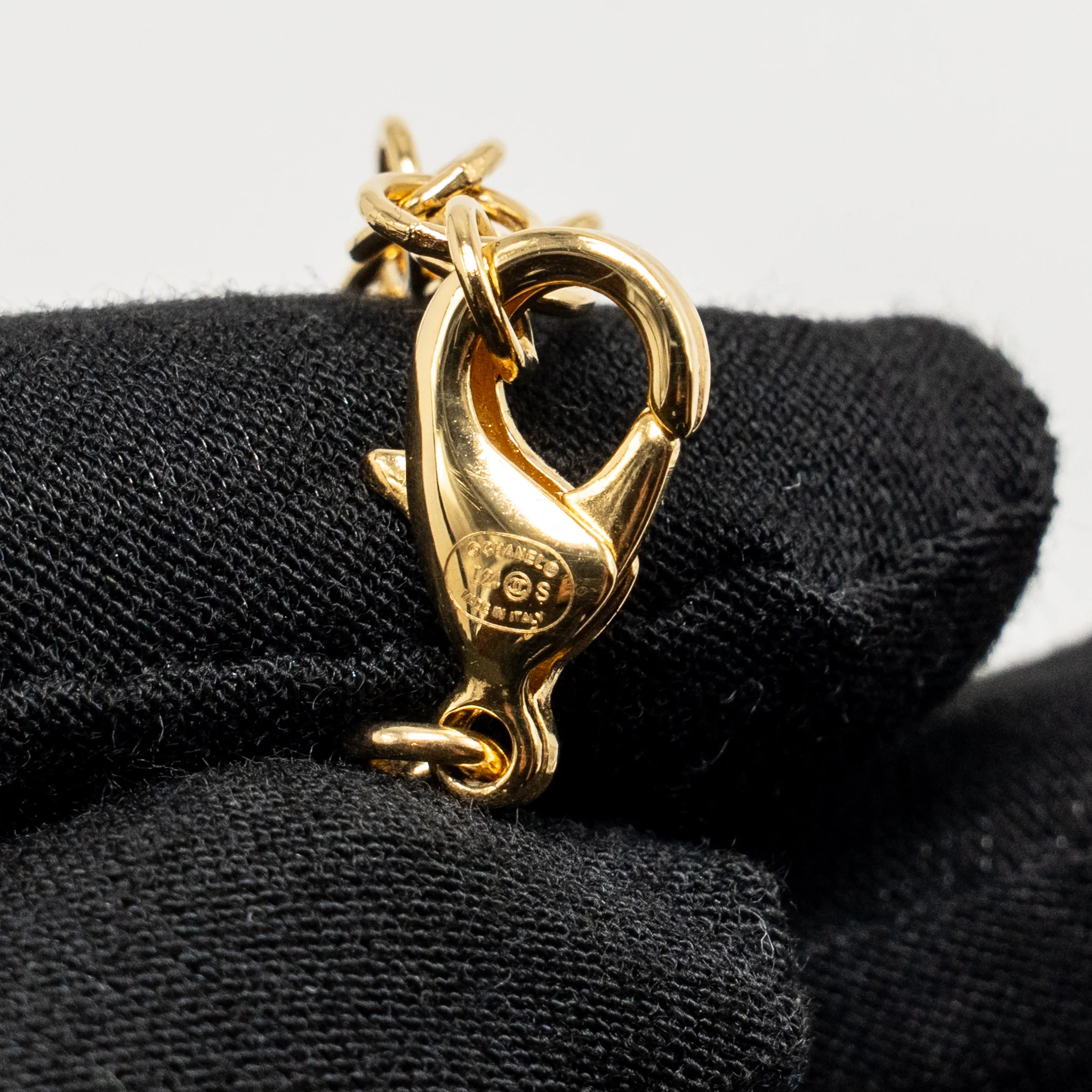 Chanel i love coco letter chocker gold tone - Image 7