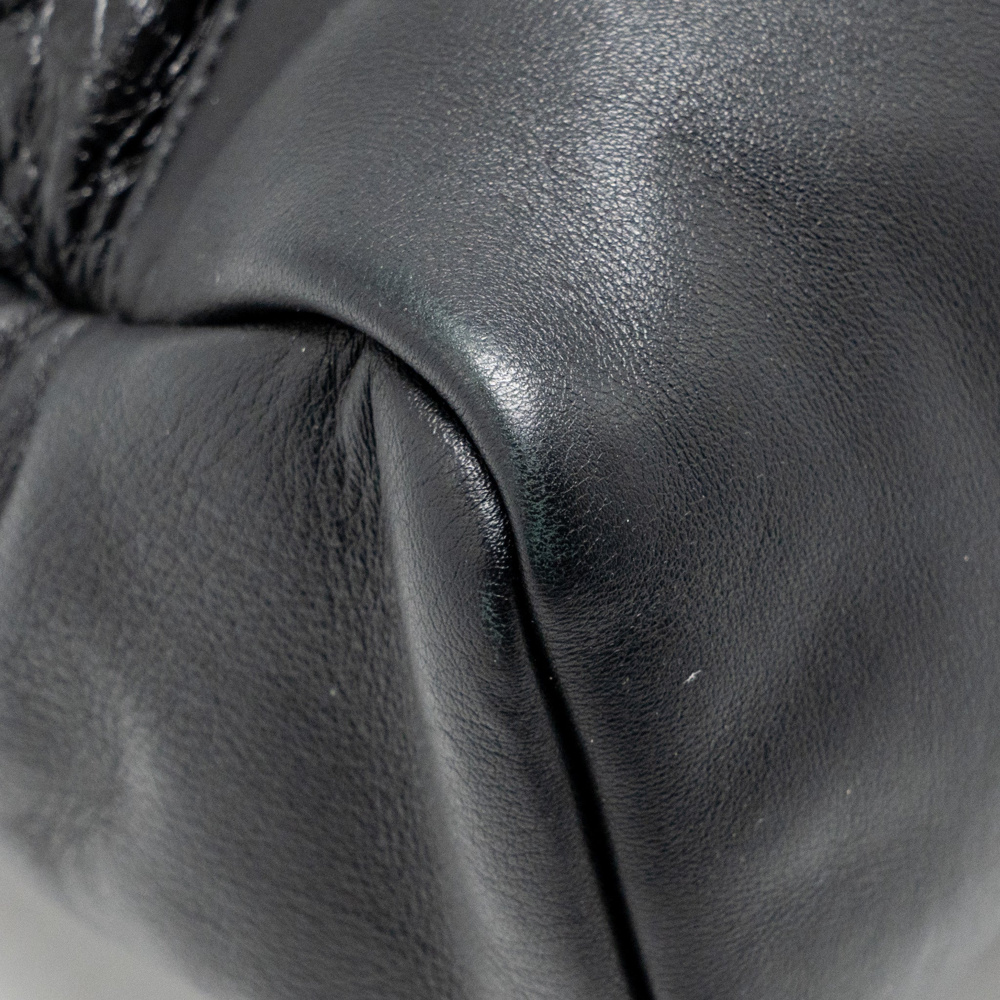 Chanel Large 31 Bag Calfskin Black LGHW - Image 9