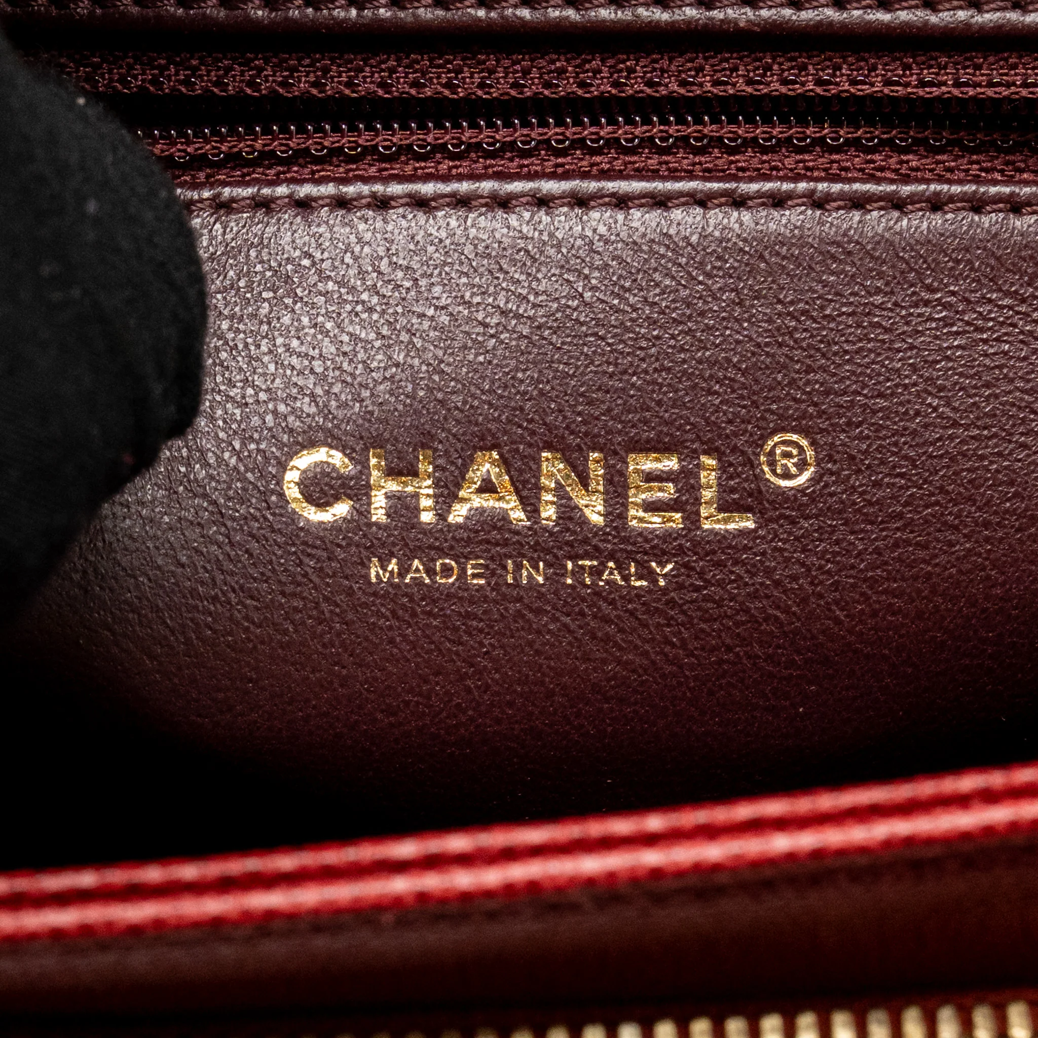 Chanel Large Business Affinity Caviar Red LGHW - Image 17