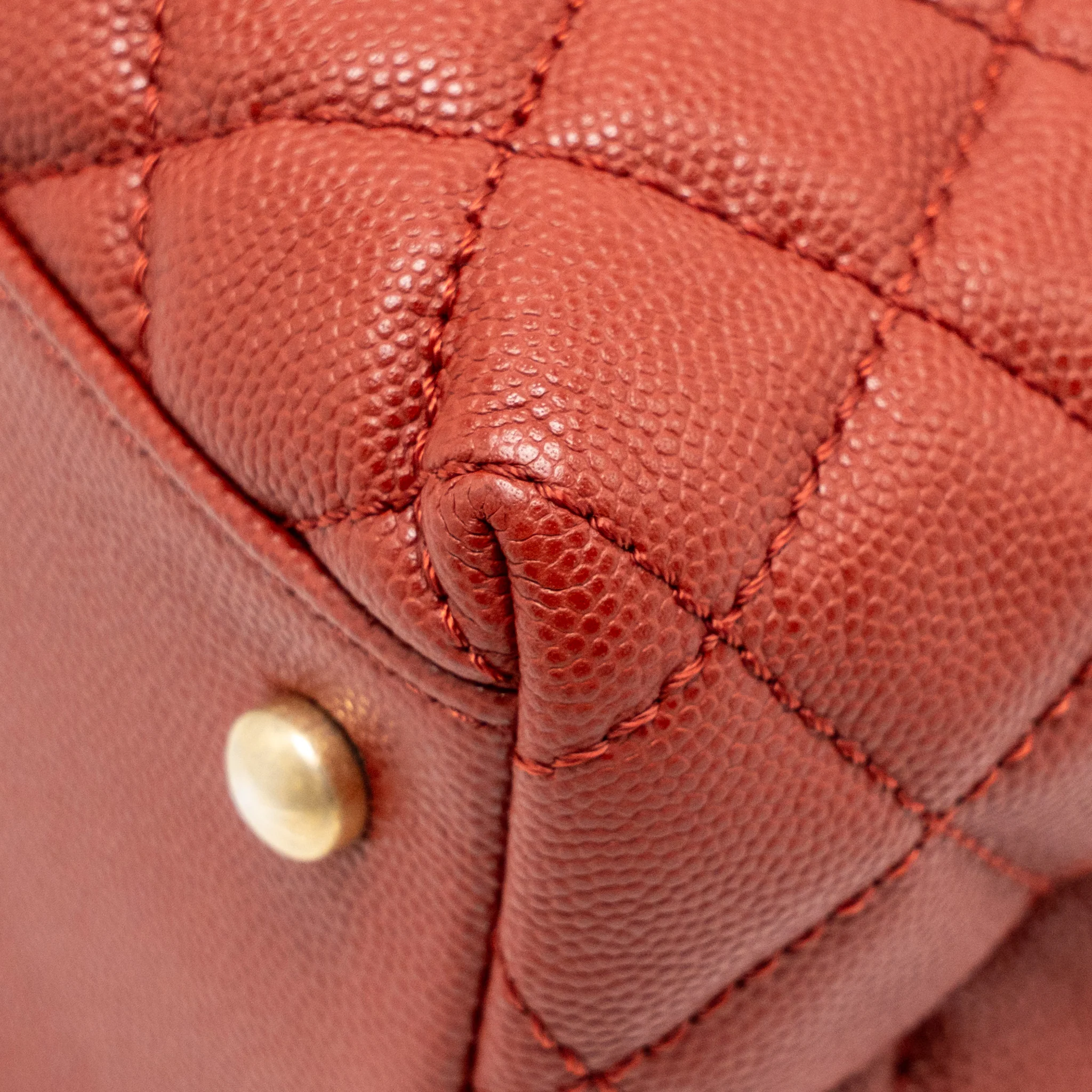 Chanel Large Coco Handle with Lizard Handle Caviar Red GHW - Image 9