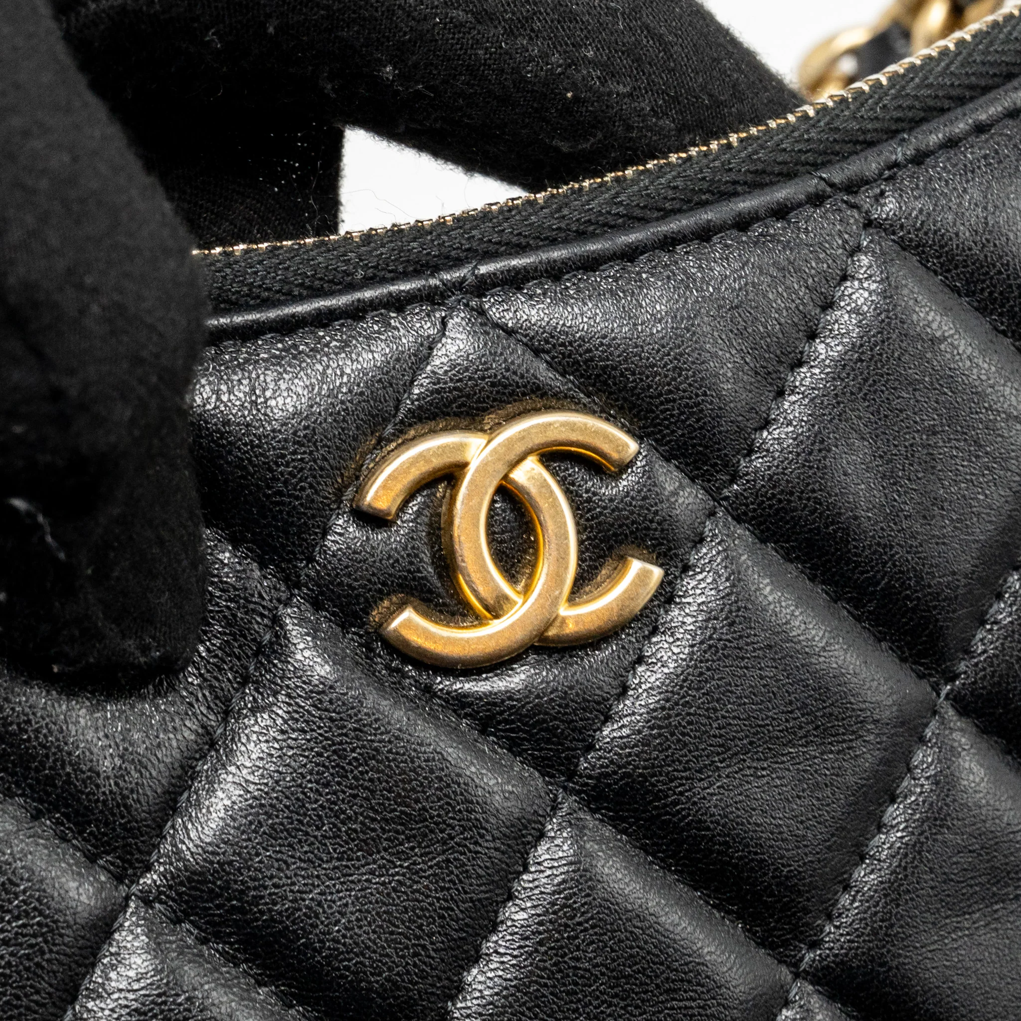 Chanel Large Quilted Hobo Bag Shiny Crumpled Lambskin Black GHW (Microchip) - Image 10