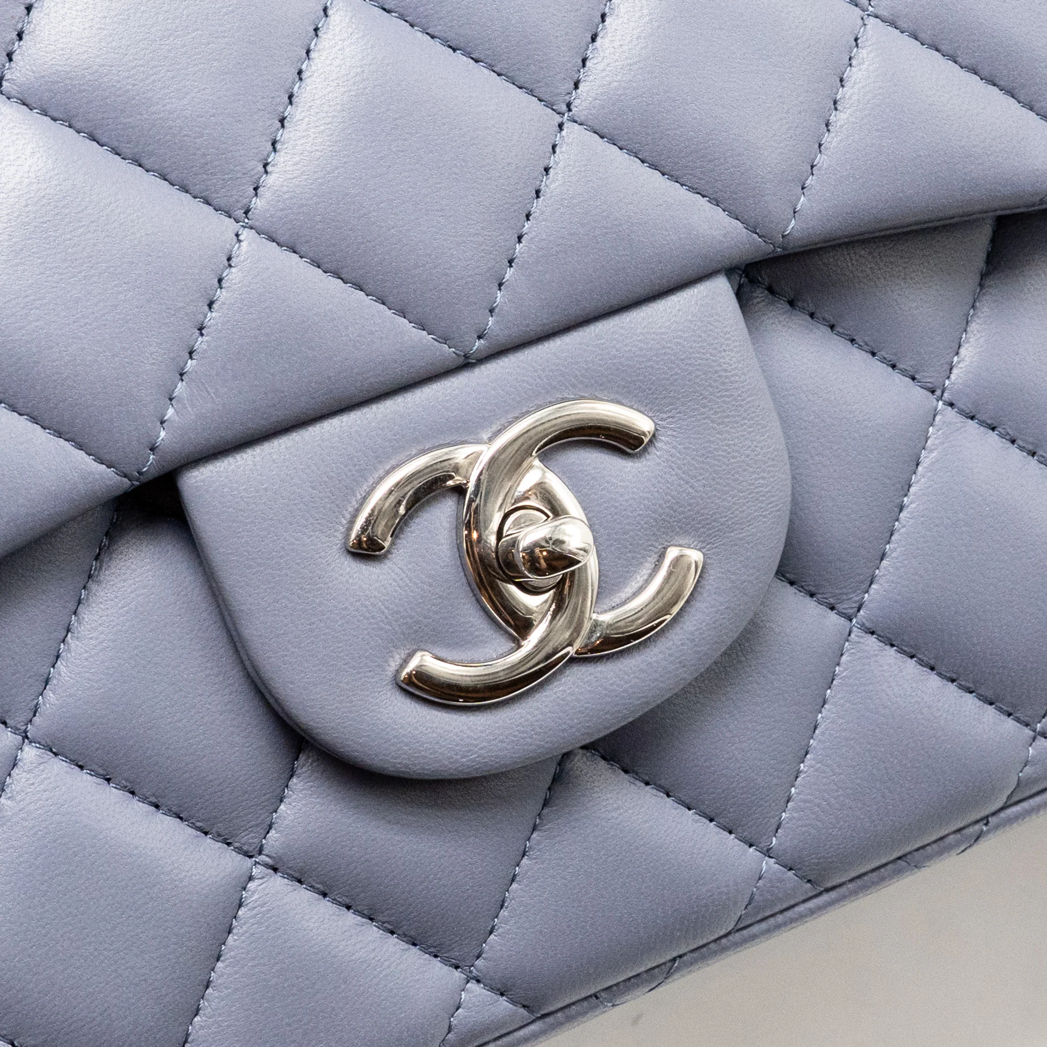 Chanel Maxi Classic Double Flap Bag Lambskin Light Purple SHW - Image 12