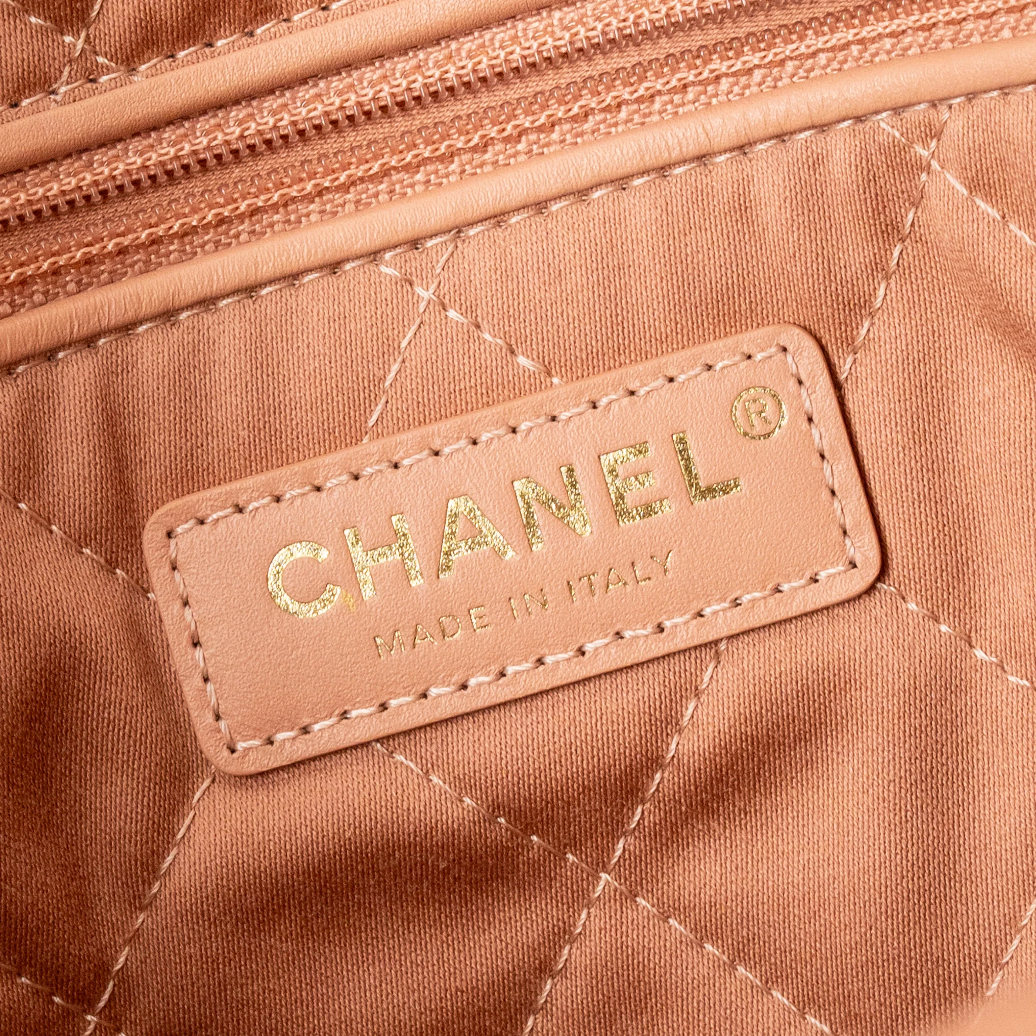 Chanel Medium 22 Bag Shiny Calfskin Light Beige GHW (Microchip) - Image 15