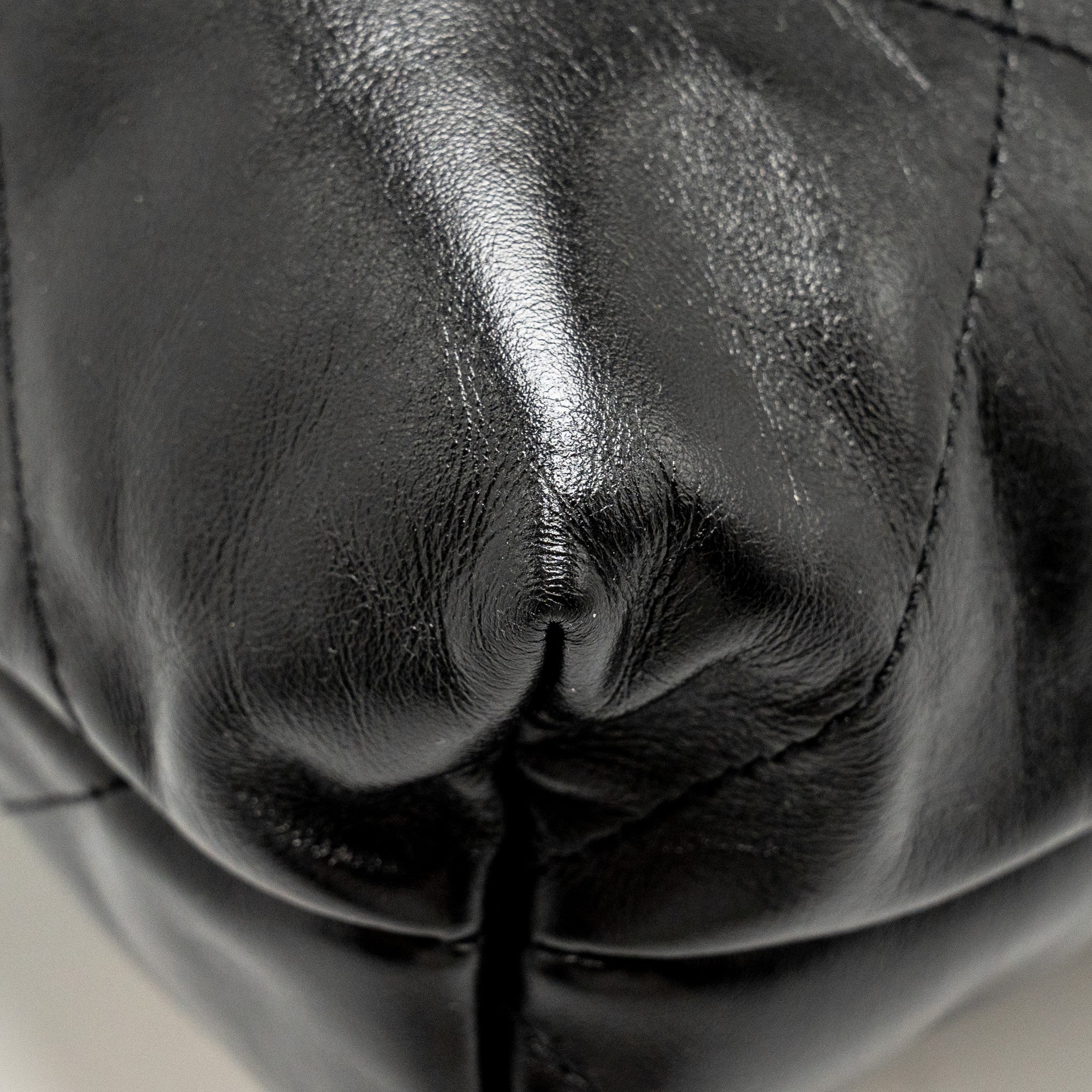 Chanel Medium 22 Shiny Calfskin Black SHW (Microchip) - Image 10