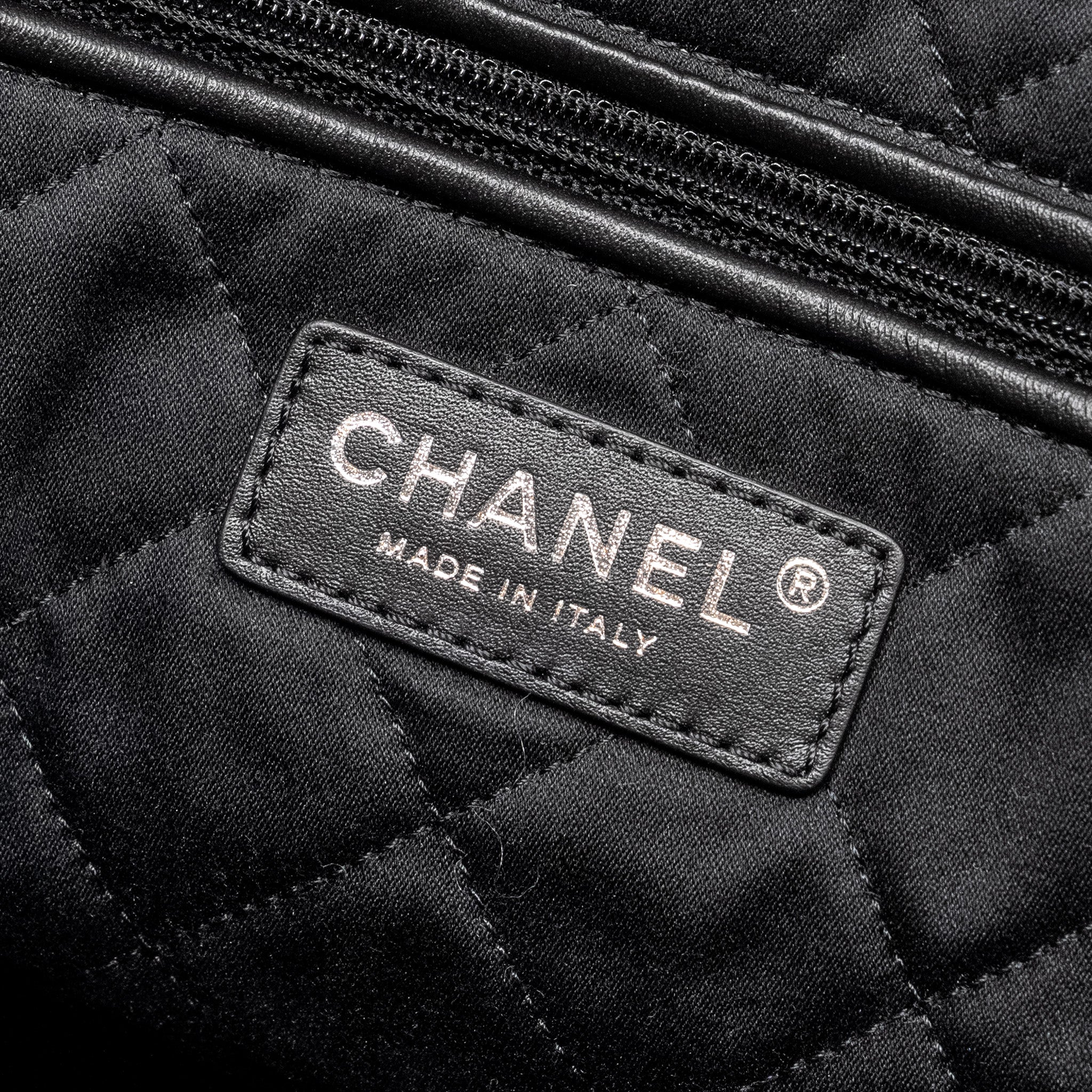 Chanel Medium 22 Shiny Calfskin Black SHW (Microchip) - Image 14
