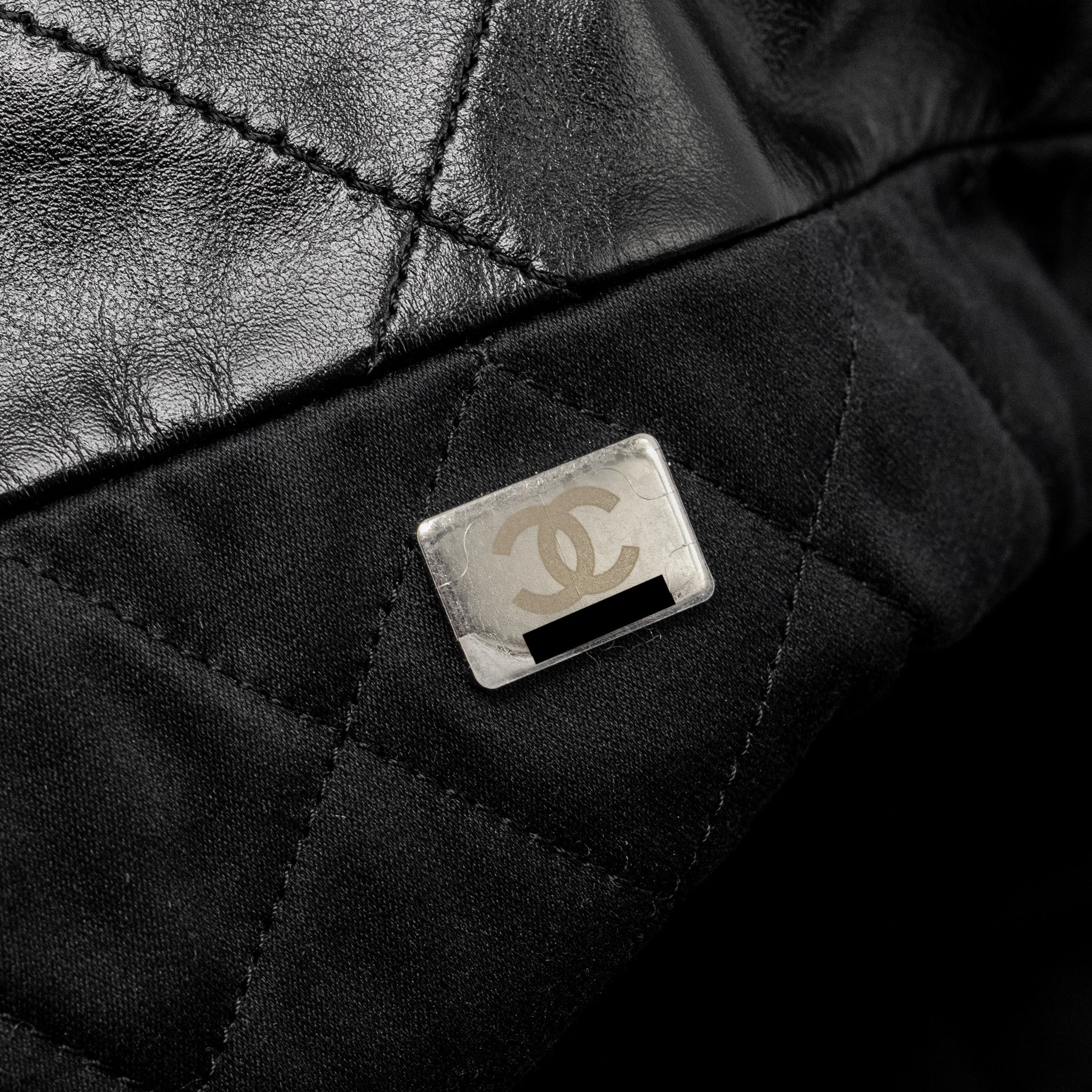 Chanel Medium 22 Shiny Calfskin Black SHW (Microchip) - Image 15