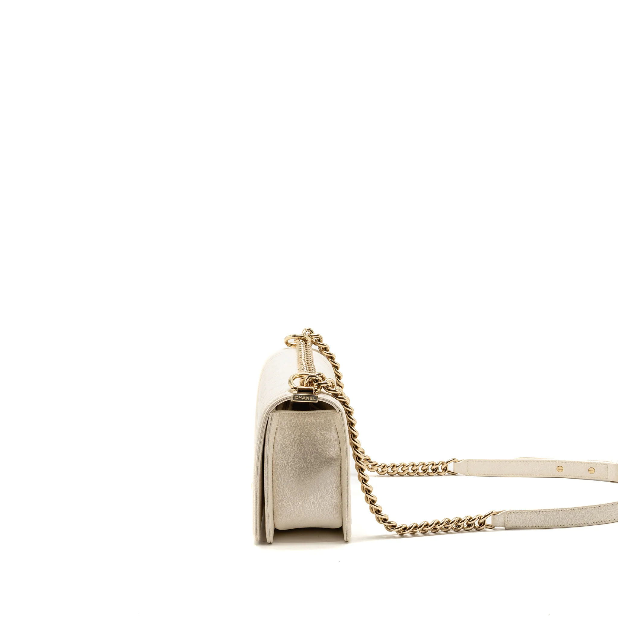 Chanel medium boy bag caviar white LGHW - Image 4