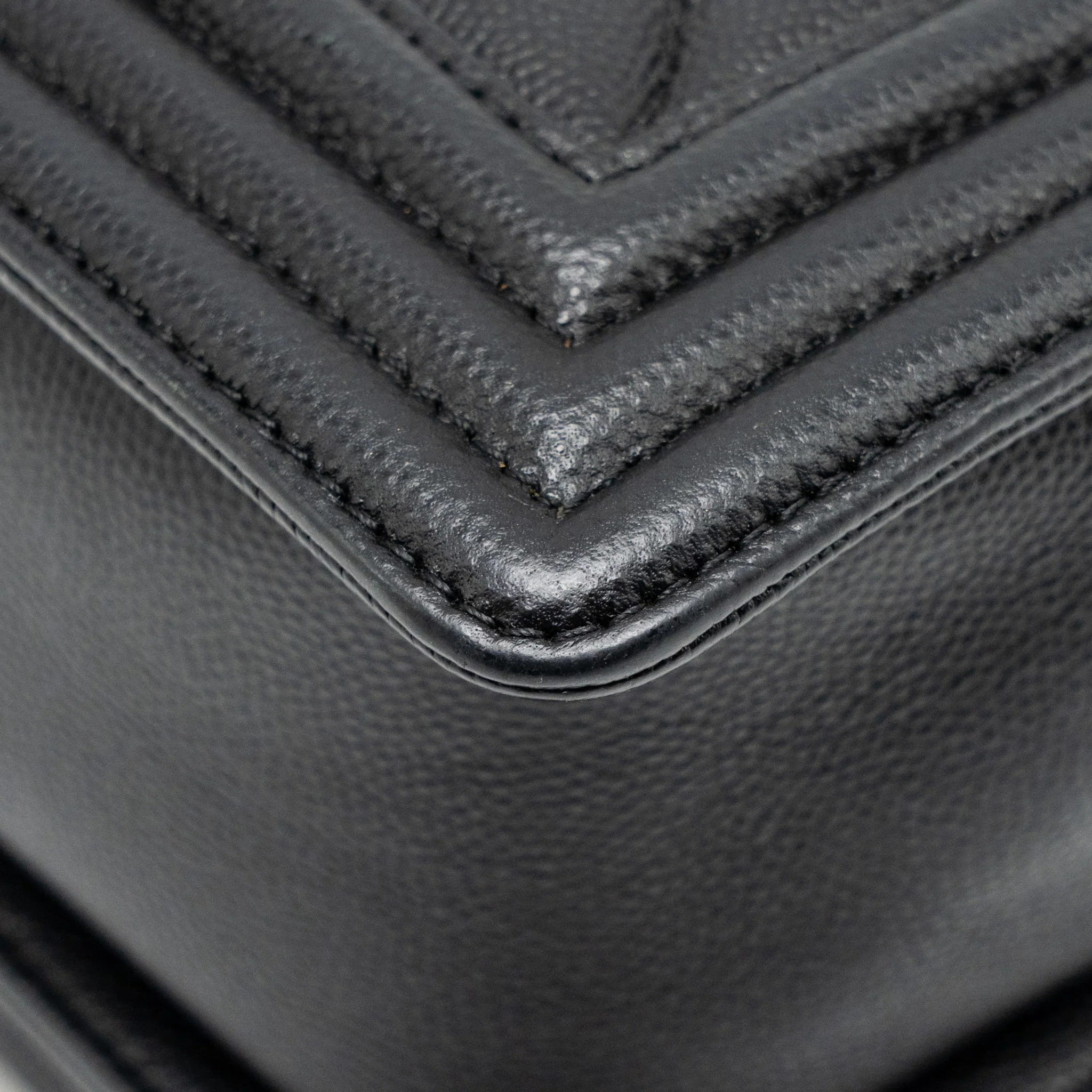 Chanel Medium Boy Bag Chevron Caviar Black Ruthenium Silver Hardware - Image 10