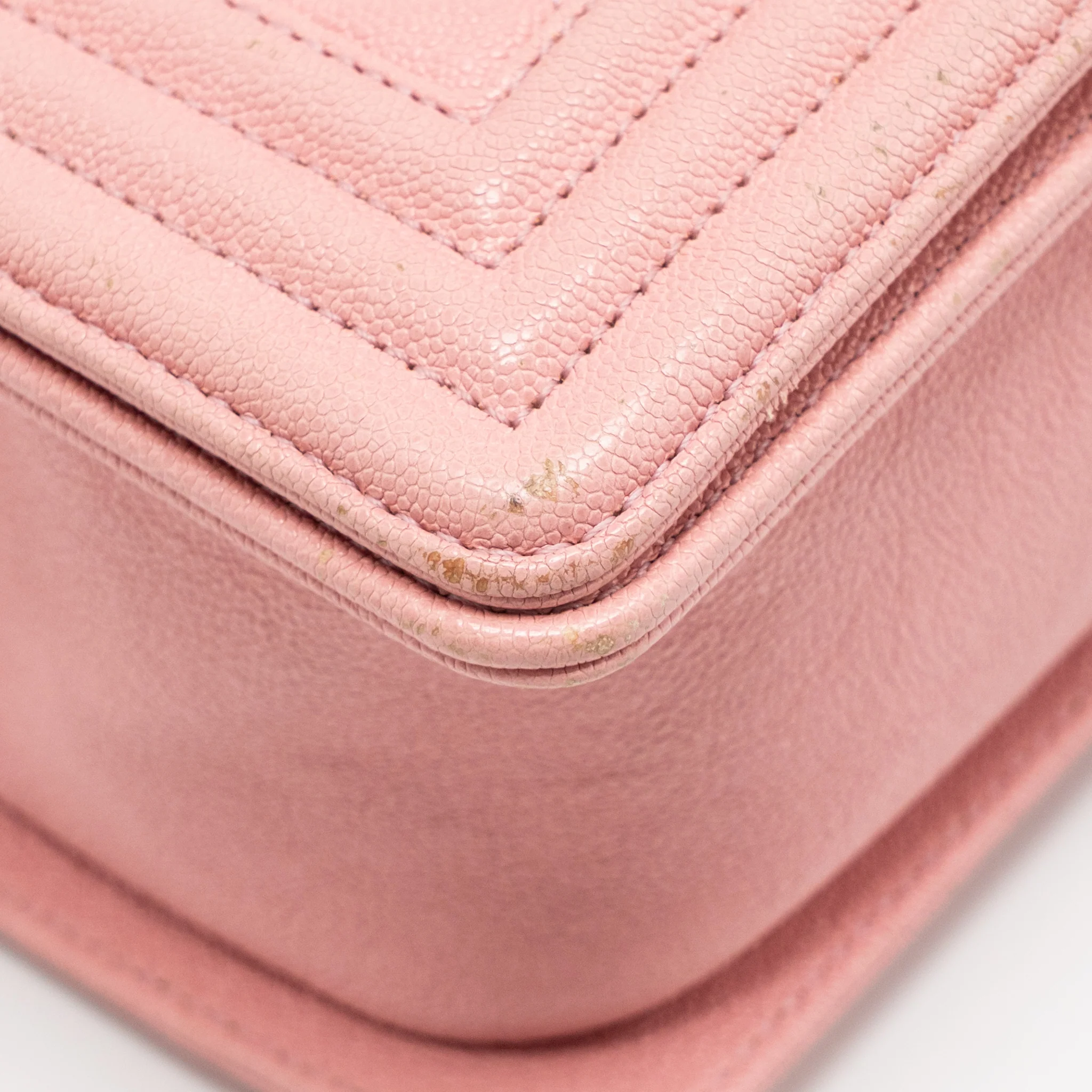 Chanel Medium Boy Bag Grained Calfskin Pink LGHW - Image 8