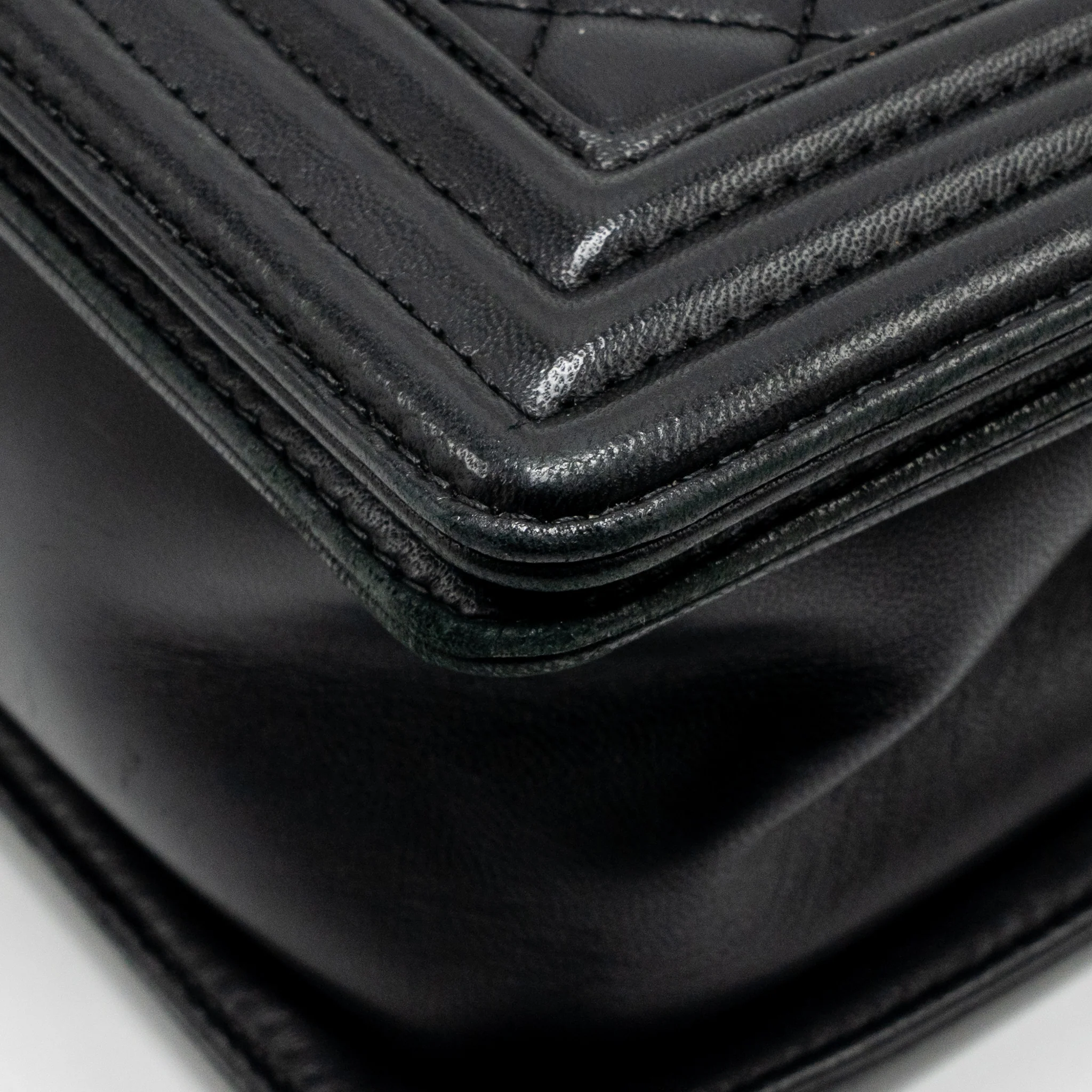 Chanel Medium Boy Bag LAMBSKIN Black GHW - Image 10